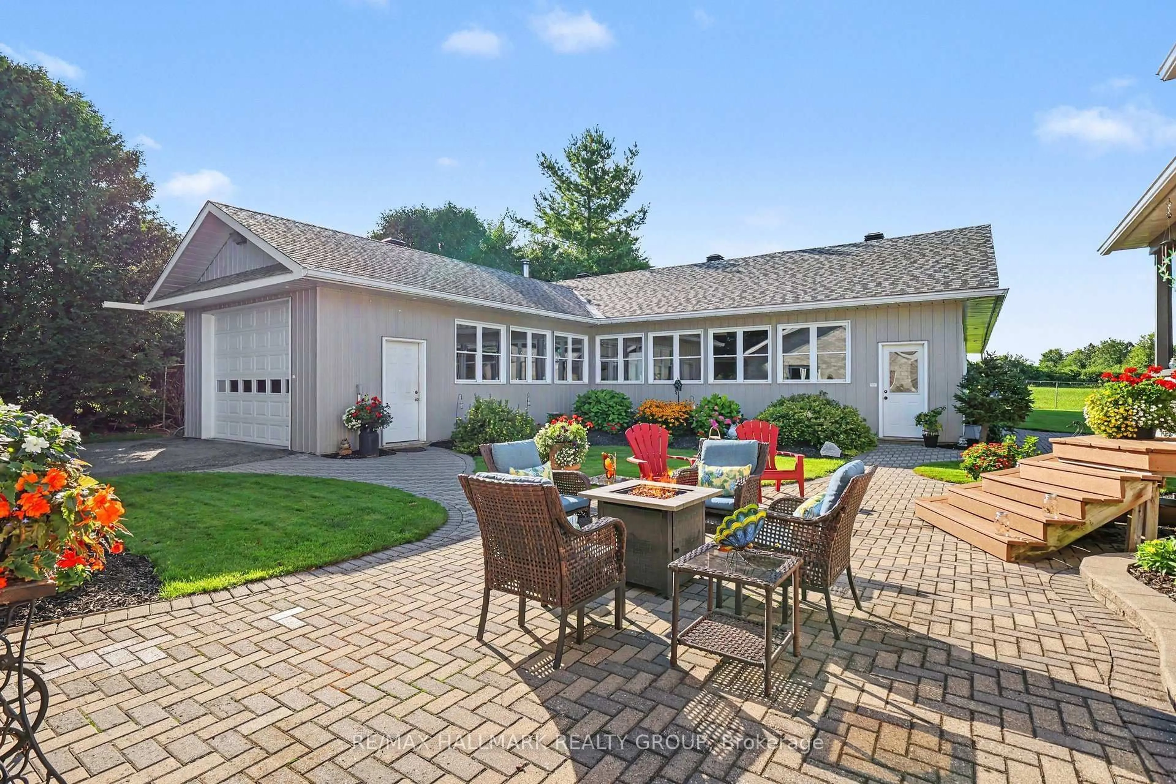 Patio, street for 1721 Carsonby Rd, Kars Ontario K0A 2E0