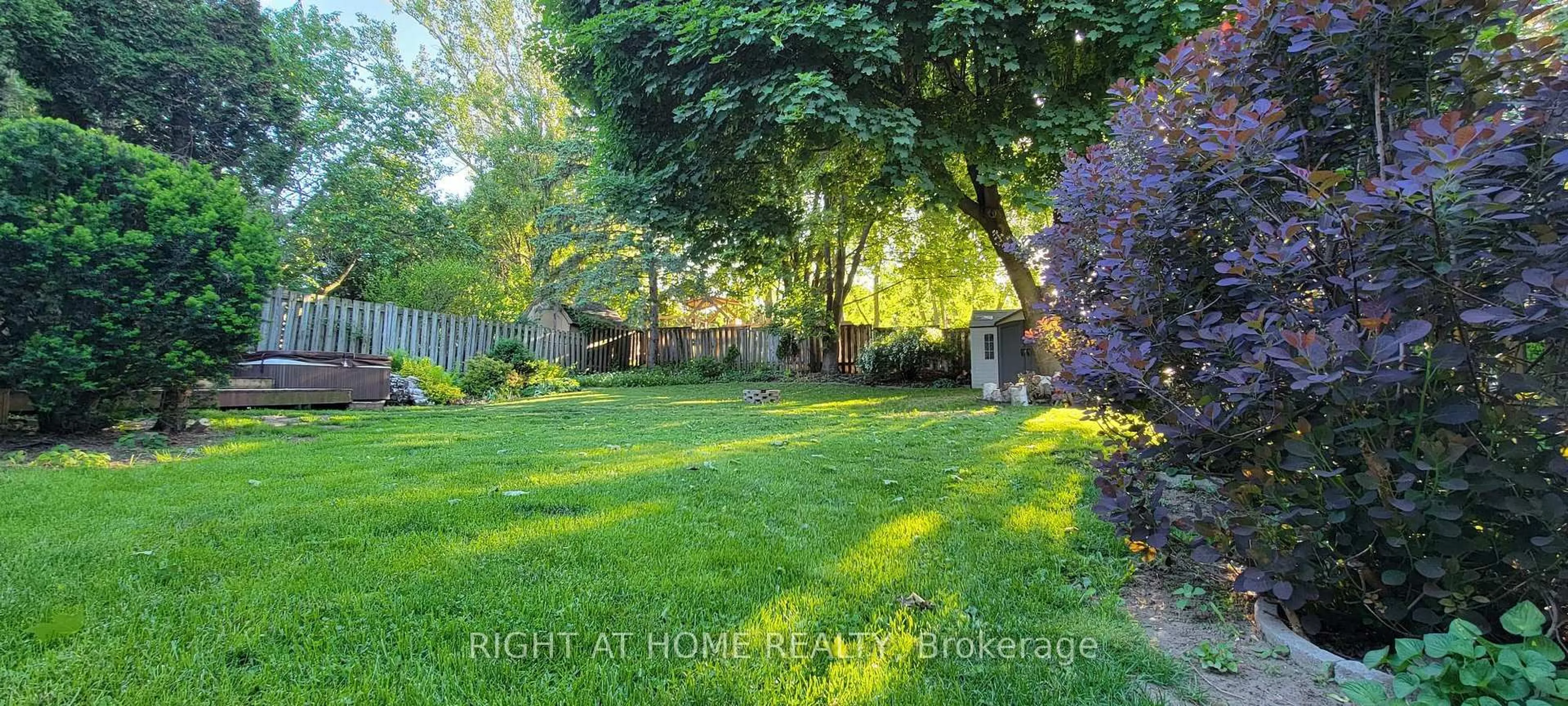 A pic from outside/outdoor area/front of a property/back of a property/a pic from drone, forest/trees view for 266 Gunn Ave, Cambridge Ontario N3C 3E5