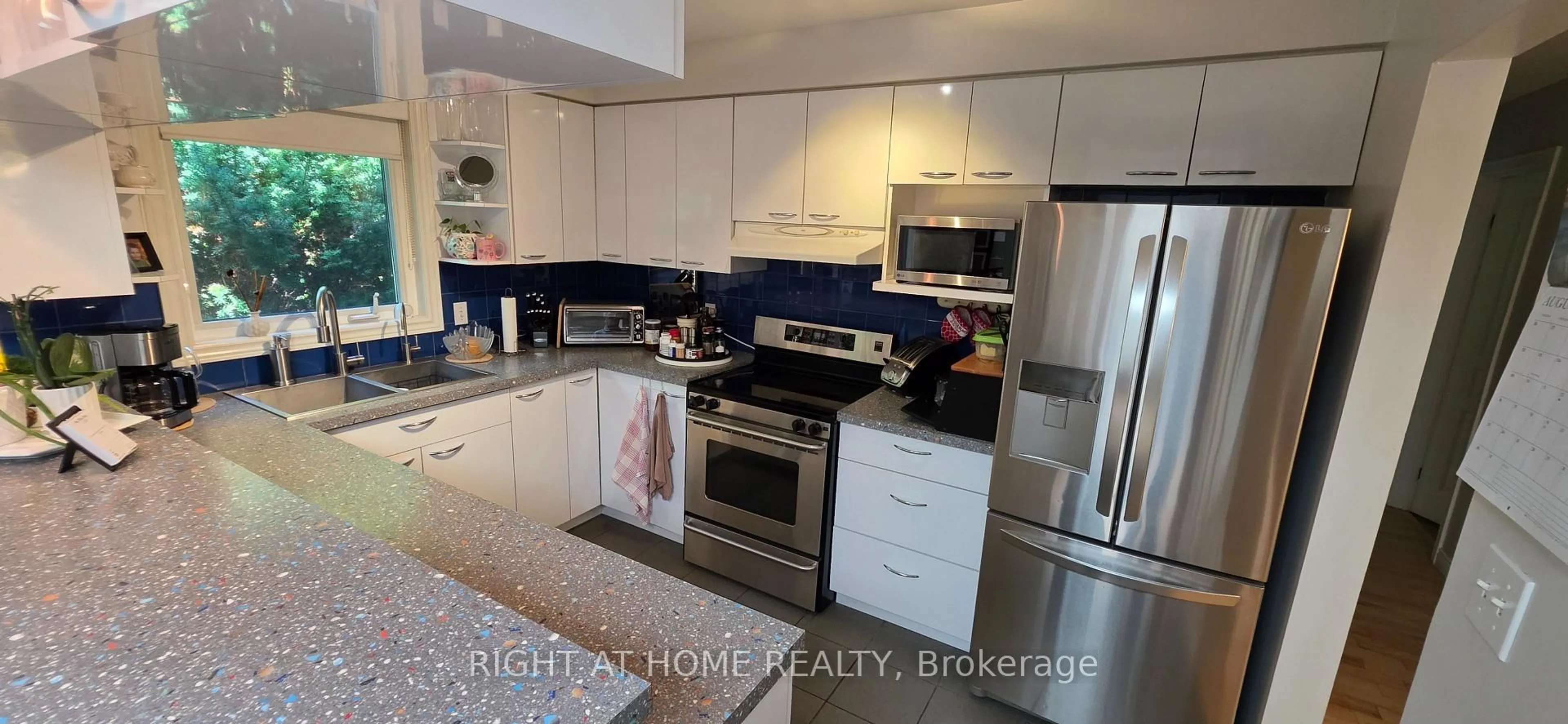 Unknown for 266 Gunn Ave, Cambridge Ontario N3C 3E5