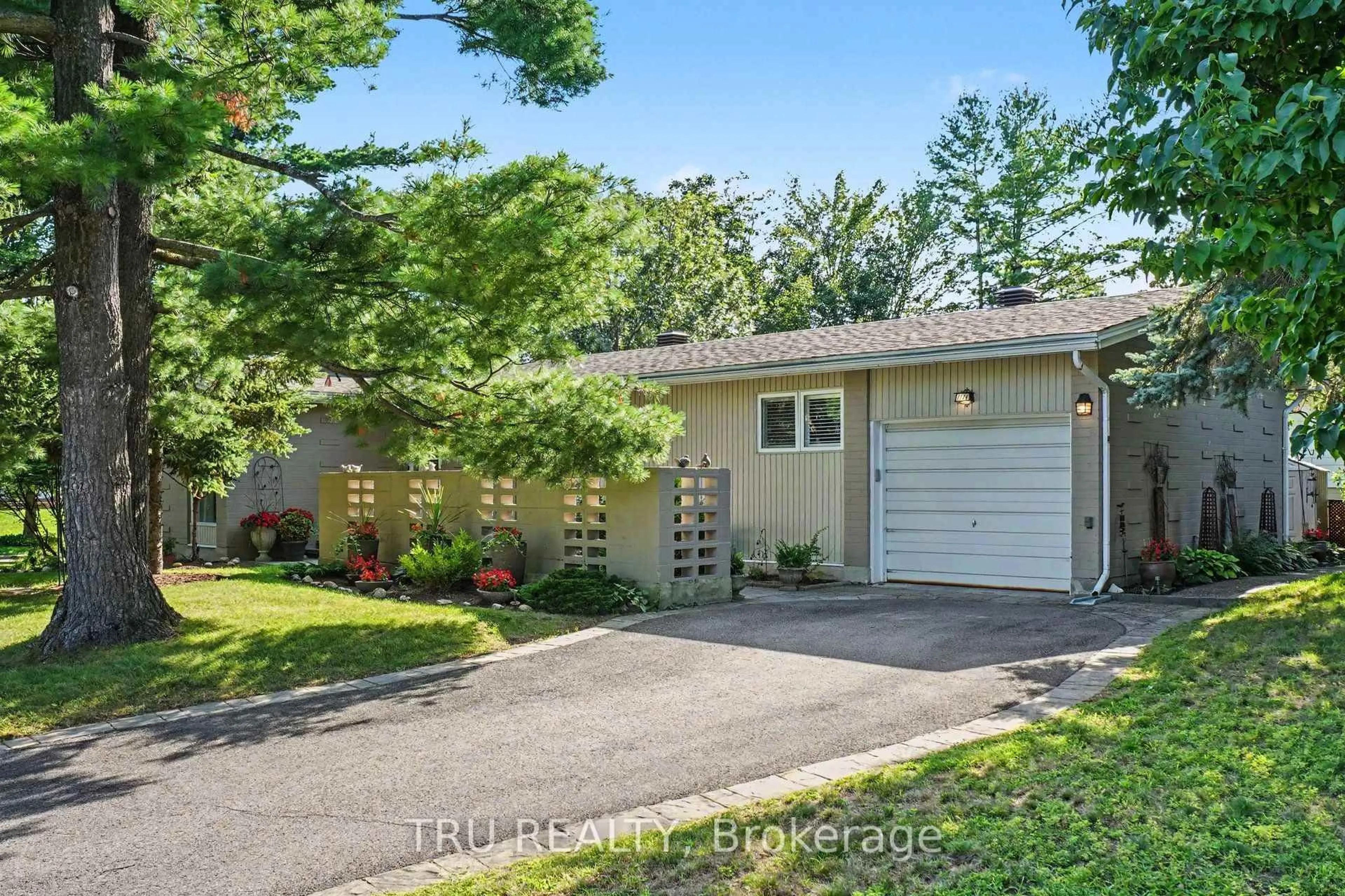 Unknown for 1174 Cameo Dr, Ottawa Ontario K2C 1Y7