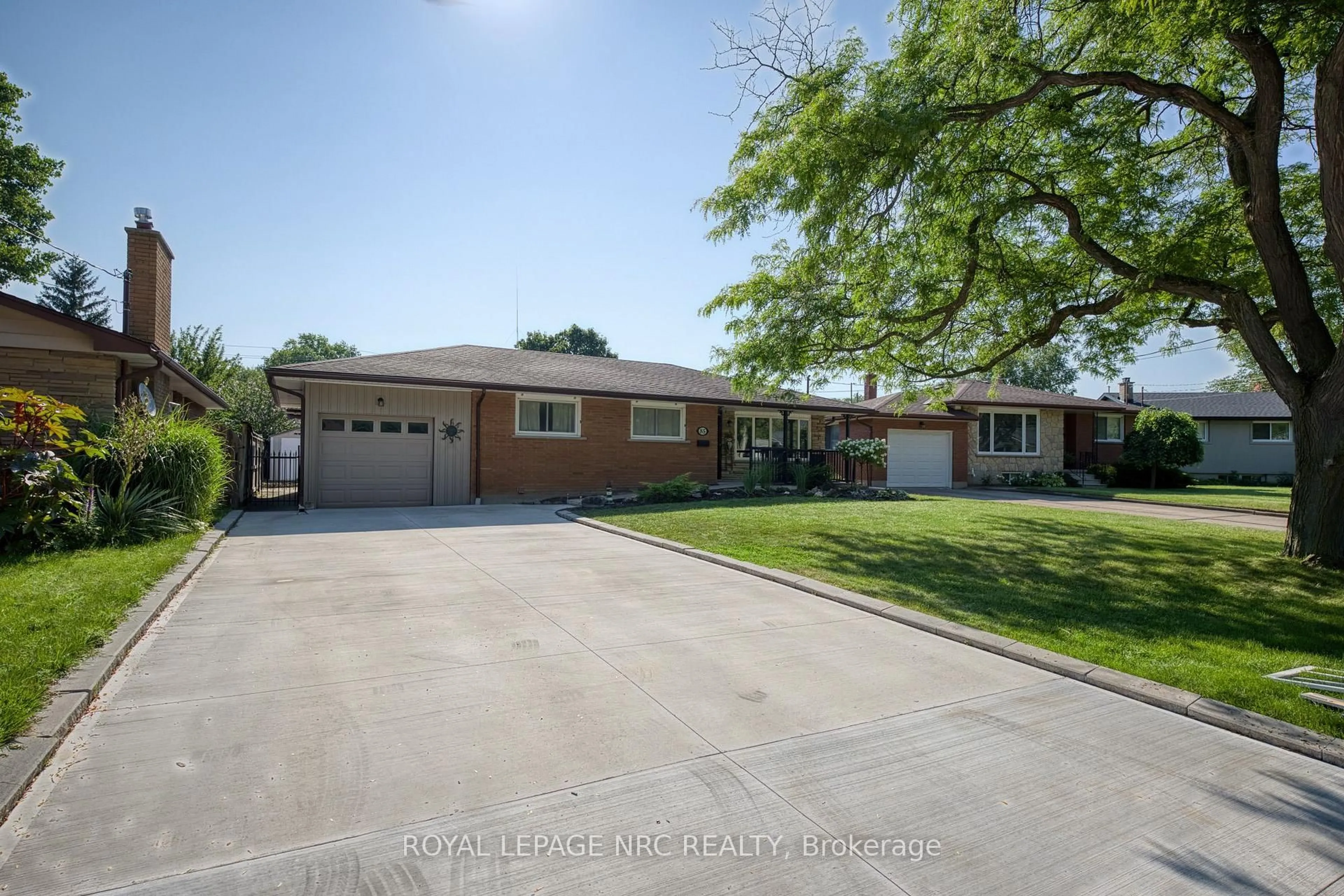 Home with brick exterior material, street for 85 Regent Dr, St. Catharines Ontario L2M 3L9