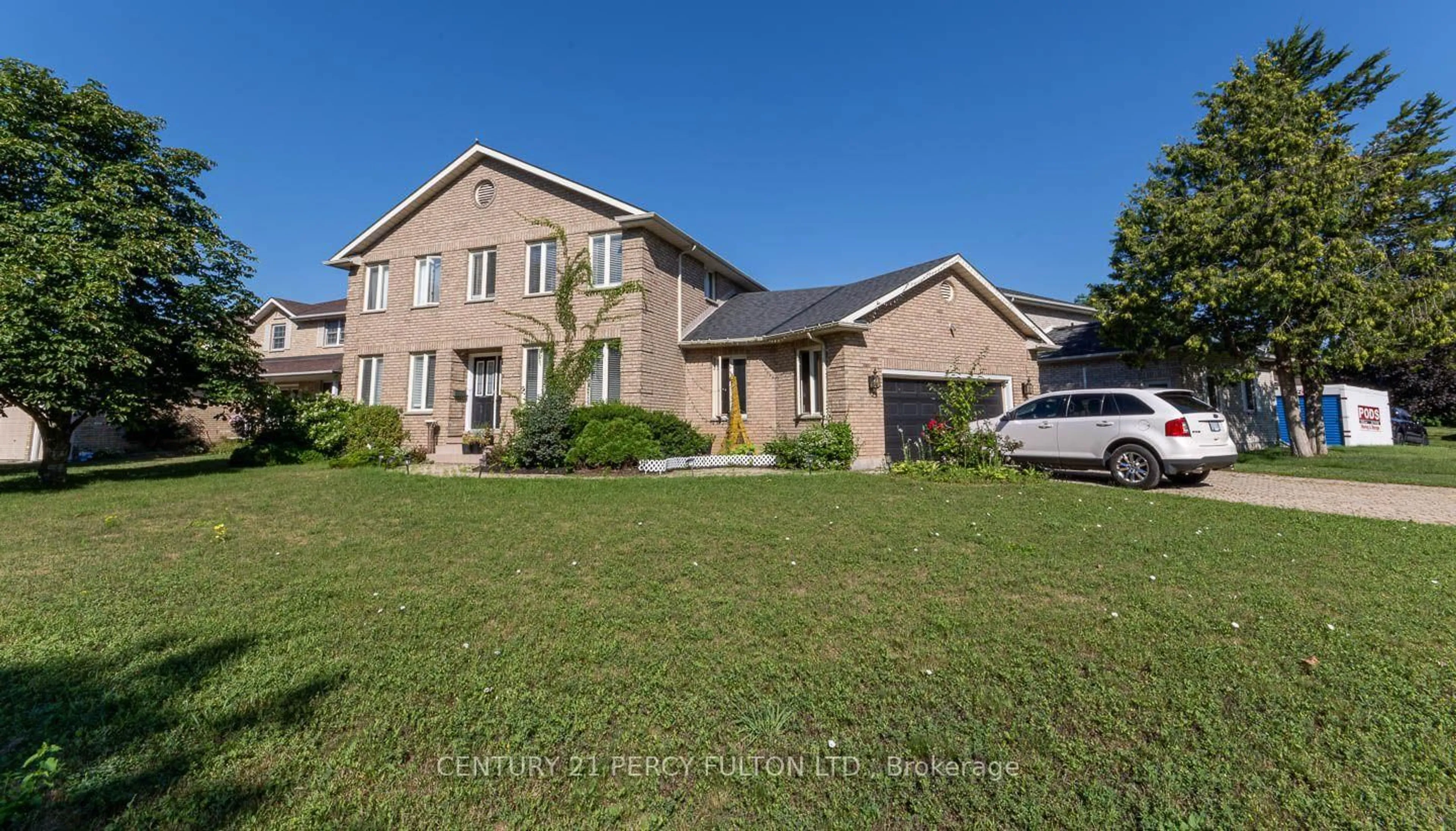 A pic from outside/outdoor area/front of a property/back of a property/a pic from drone, street for 7 Bridlewood Lane, Quinte West Ontario K8V 6N4
