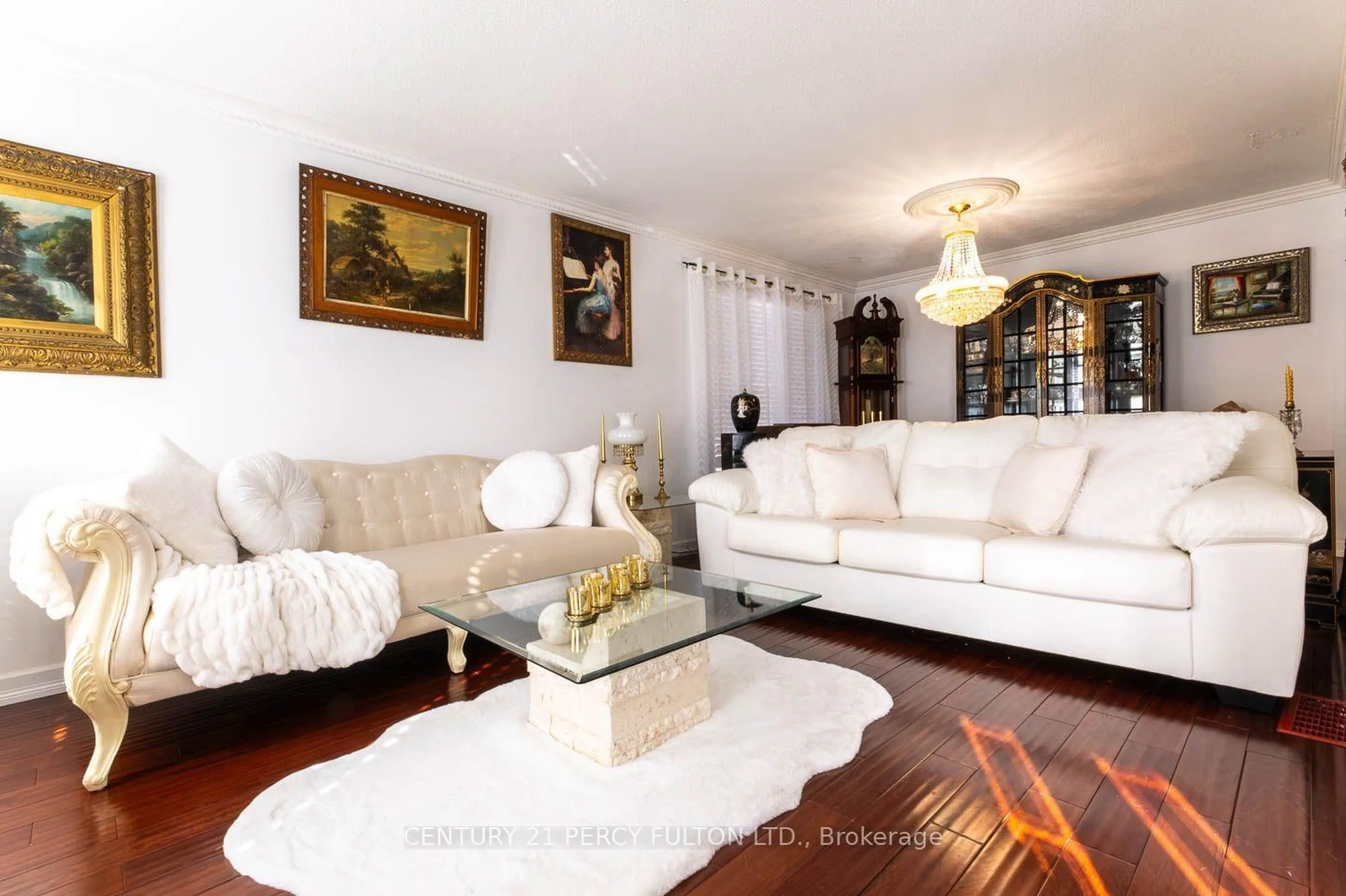 Living room with furniture, unknown for 7 Bridlewood Lane, Quinte West Ontario K8V 6N4
