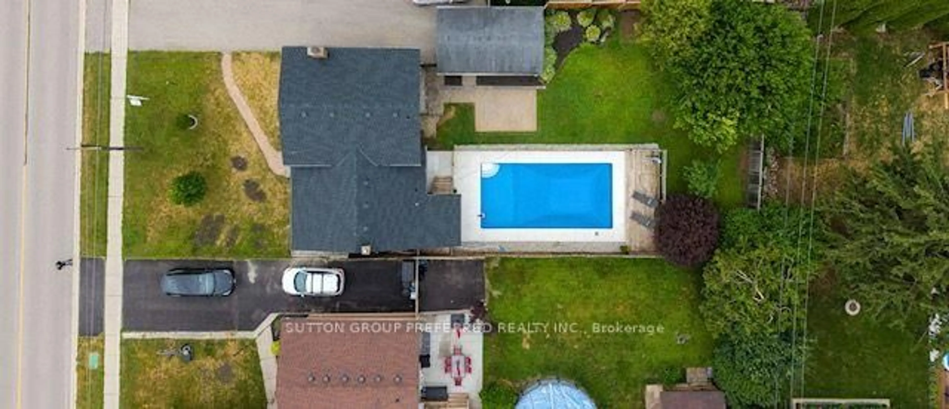 A pic from outside/outdoor area/front of a property/back of a property/a pic from drone, street for 240 Byron Ave, Thames Centre Ontario N0L 1G3