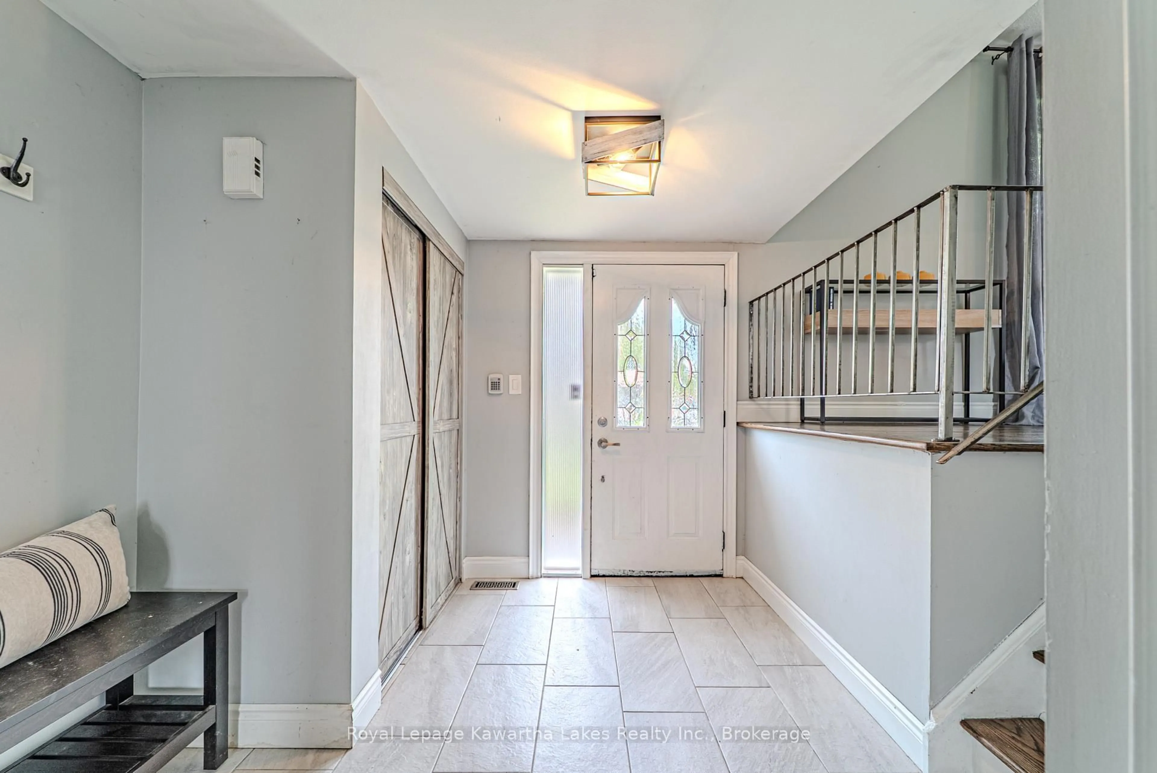 Indoor entryway for 645 Hayden Cres, Cobourg Ontario K9A 2V4