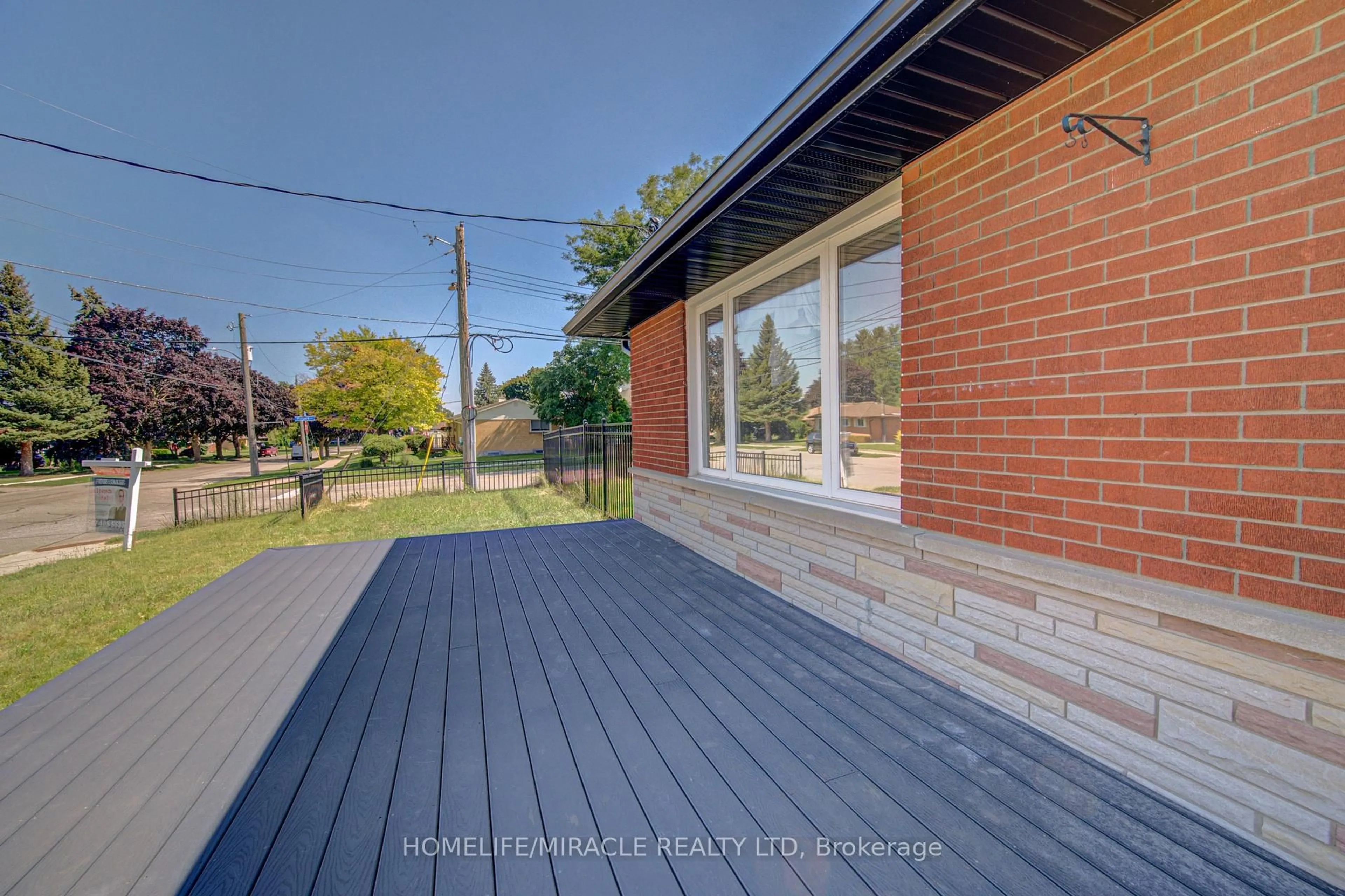 A pic from outside/outdoor area/front of a property/back of a property/a pic from drone, street for 161 Kipling Ave, Kitchener Ontario N2C 2B8
