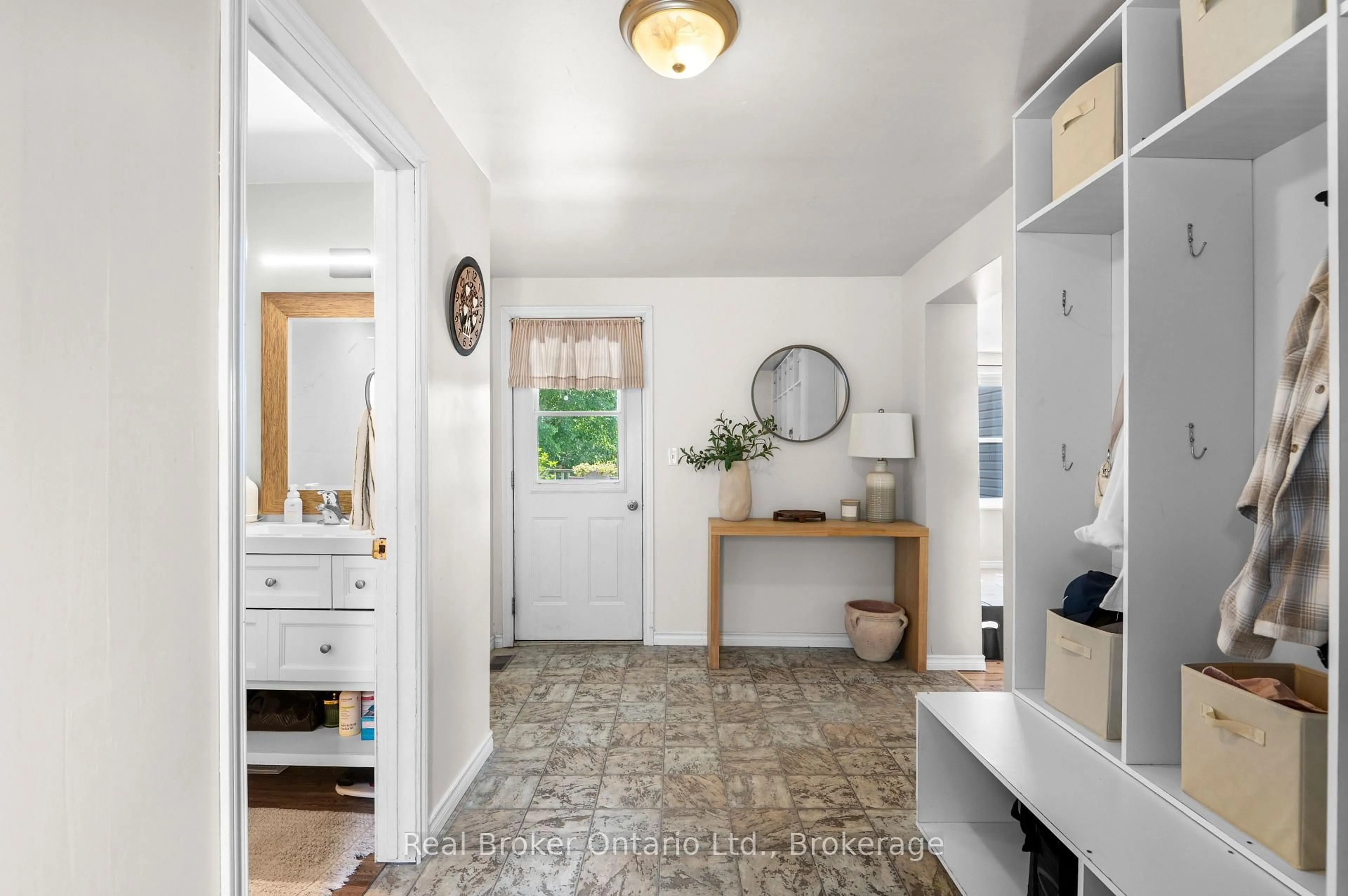 Indoor entryway for 1 Wall St, South Bruce Ontario N0G 2S0