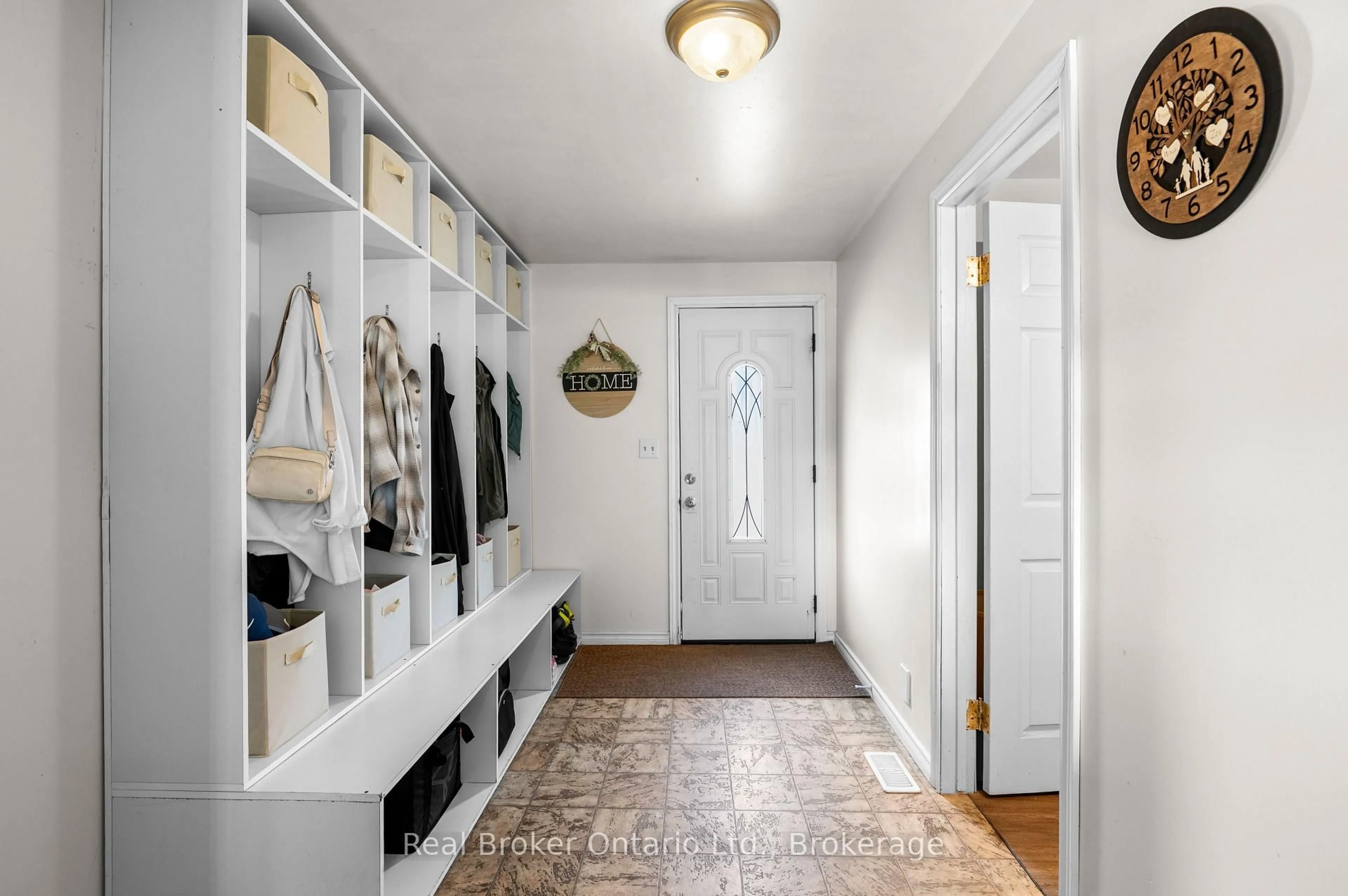 Indoor entryway for 1 Wall St, South Bruce Ontario N0G 2S0