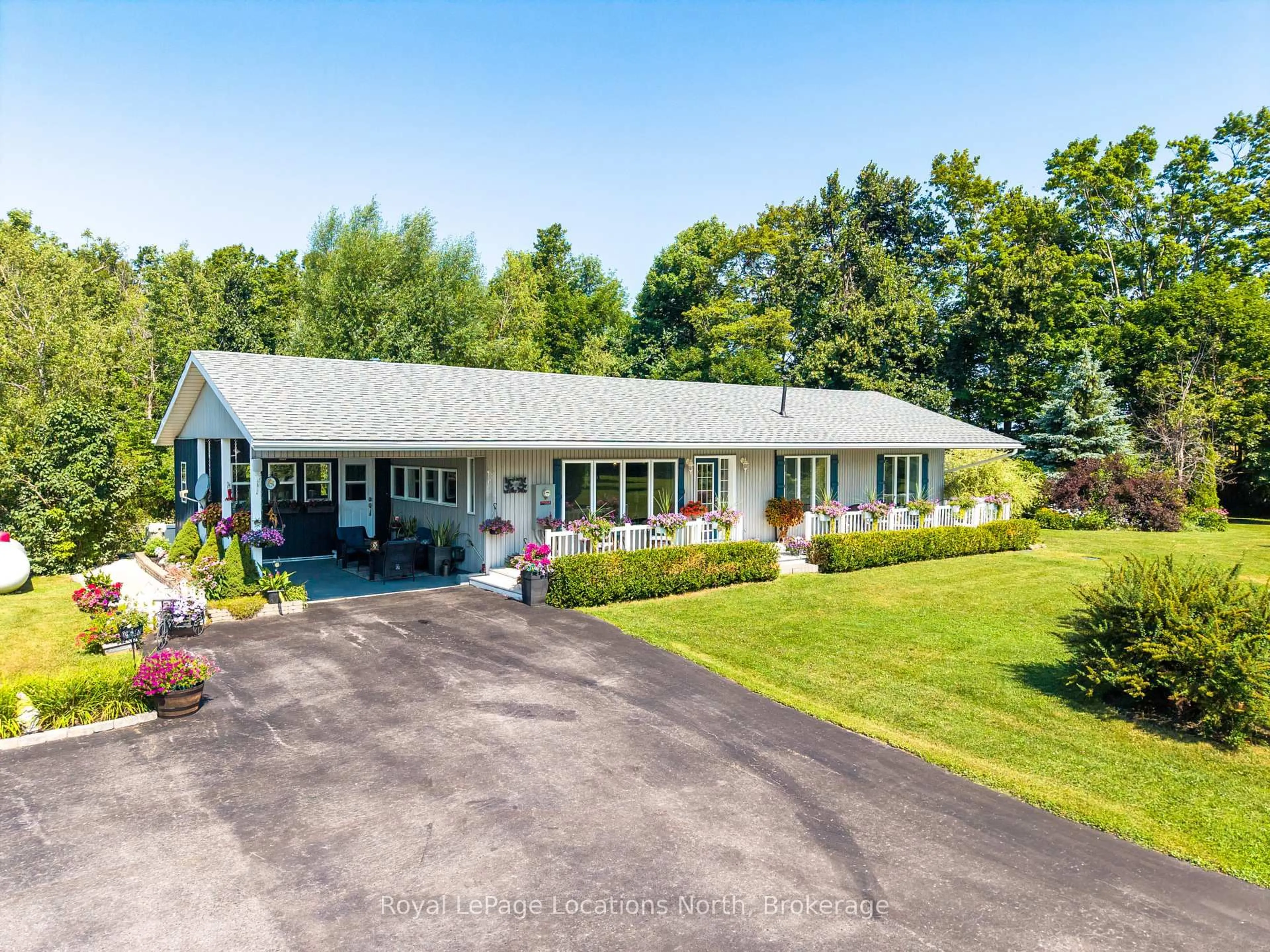A pic from outside/outdoor area/front of a property/back of a property/a pic from drone, unknown for 638368 St. Vincent-Sydenham Townline, Meaford Ontario N4K 5W4