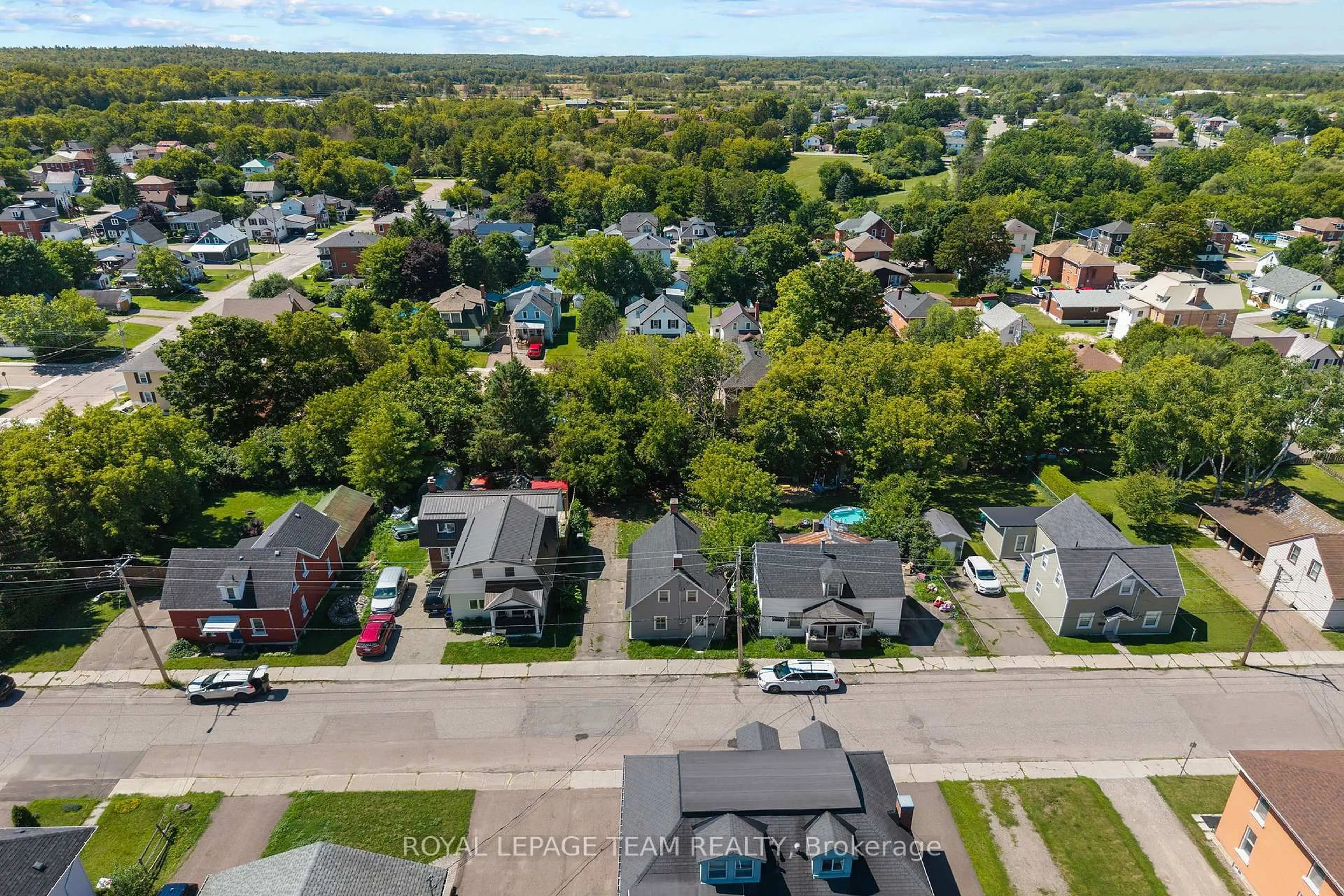 A pic from outside/outdoor area/front of a property/back of a property/a pic from drone, street for 42 Bonnechere St, Renfrew Ontario K7V 1Z1