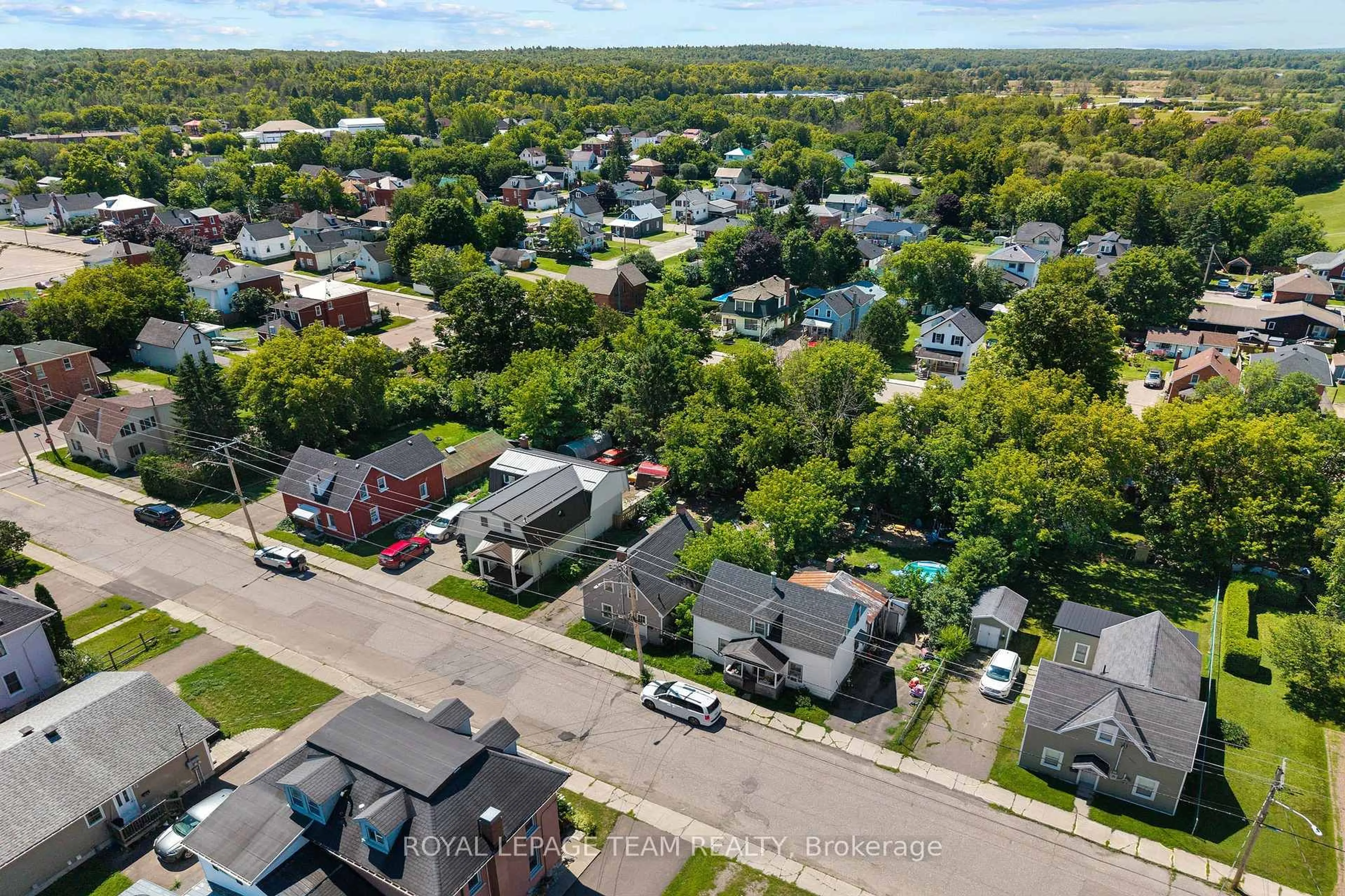 A pic from outside/outdoor area/front of a property/back of a property/a pic from drone, street for 42 Bonnechere St, Renfrew Ontario K7V 1Z1