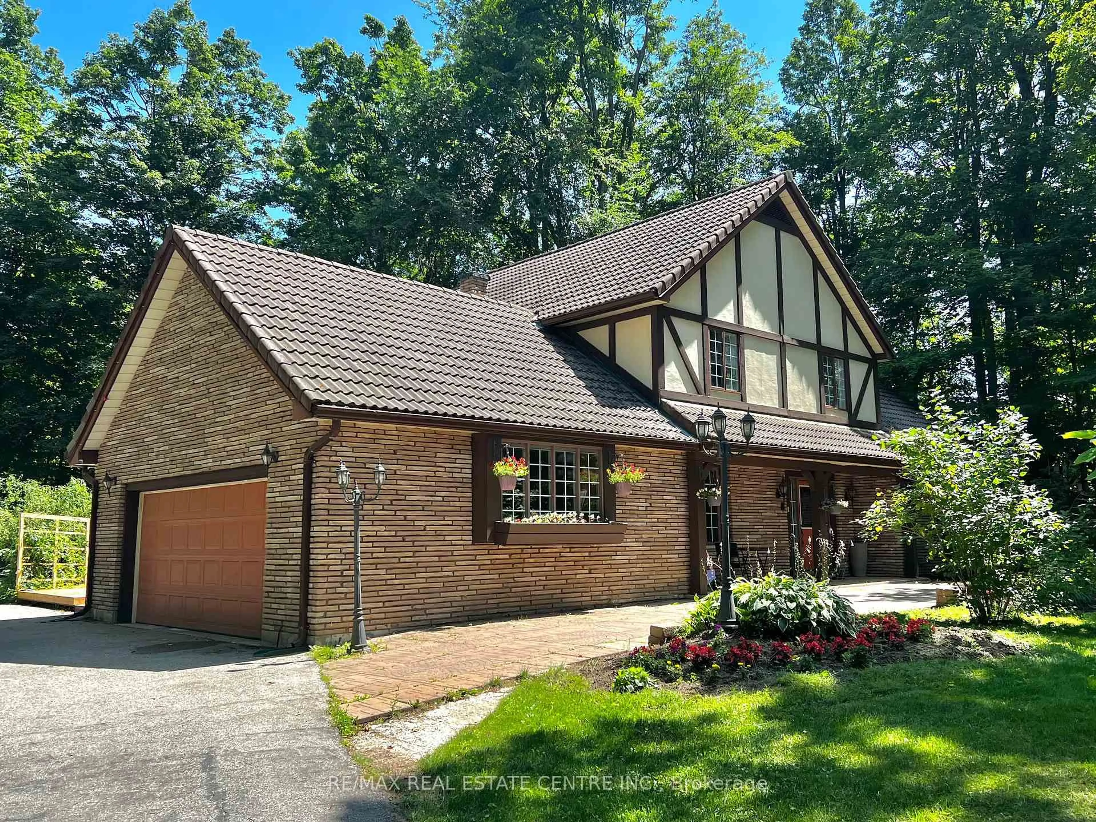 Home with brick exterior material, street for 132 Birch Grve, Shelburne Ontario L9V 2W3