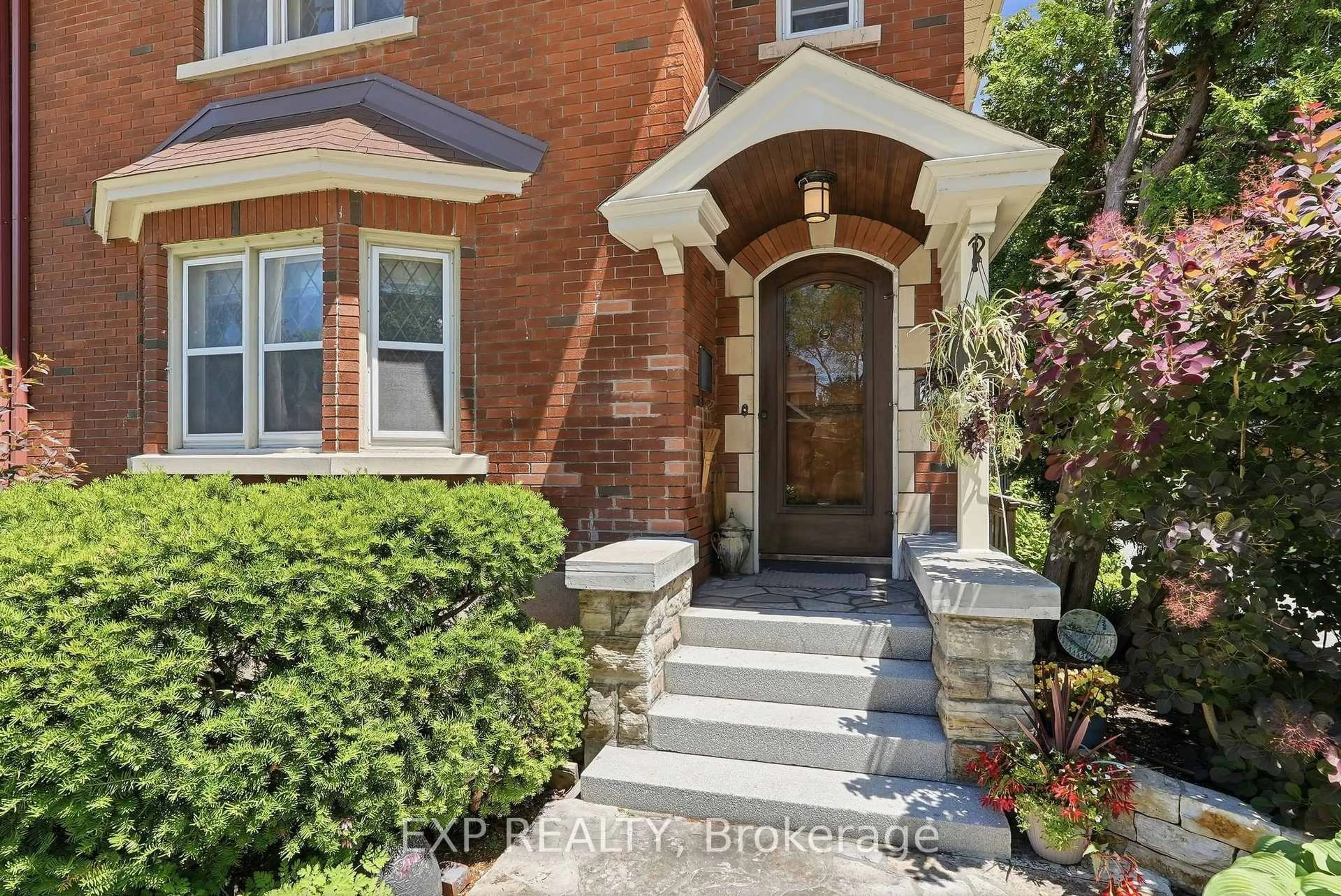 Home with brick exterior material, street for 421 Hamilton Ave, Ottawa Ontario K1Y 1E2