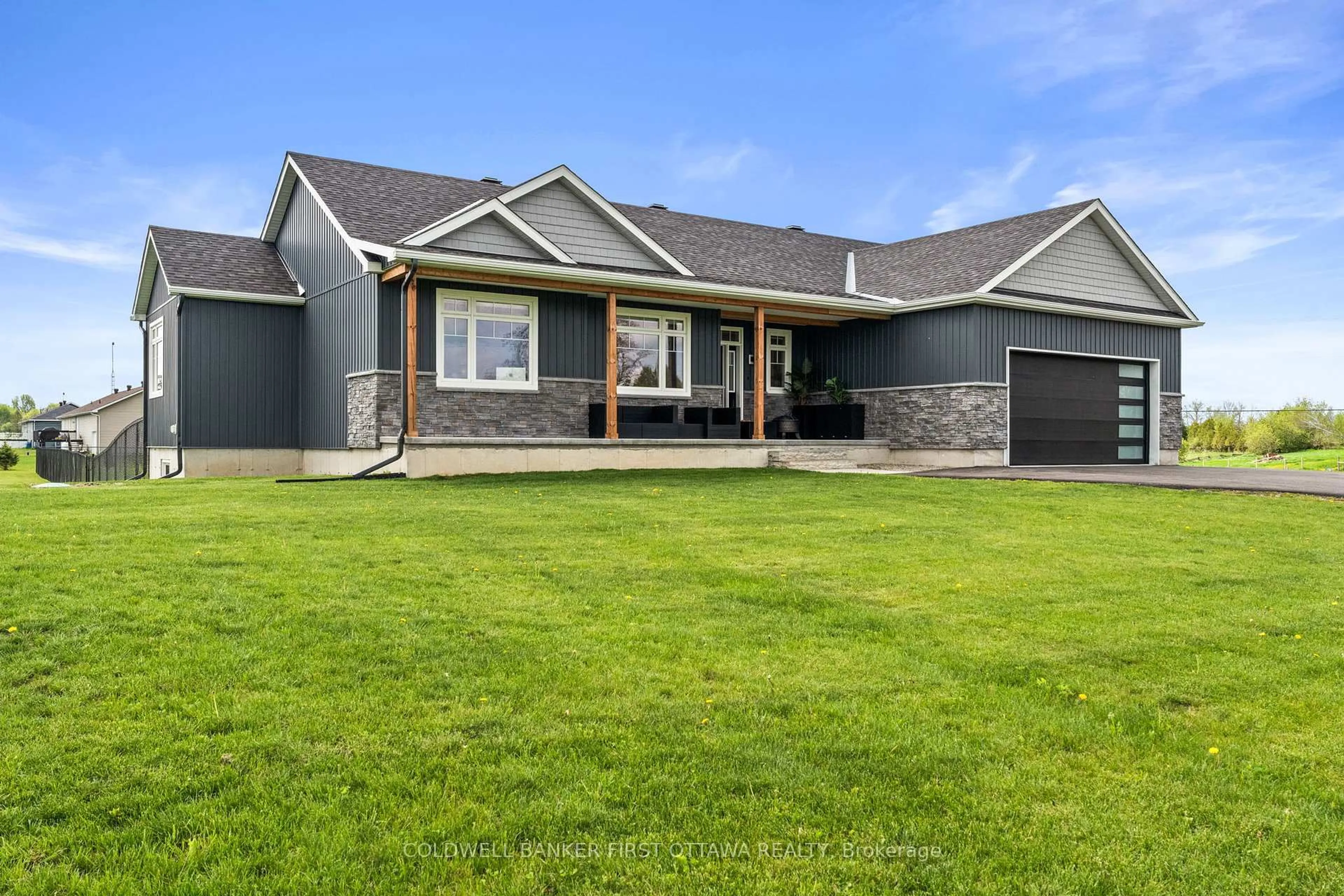Home with vinyl exterior material, street for 1027 MATHESON Dr, Smiths Falls Ontario K7A 5B8