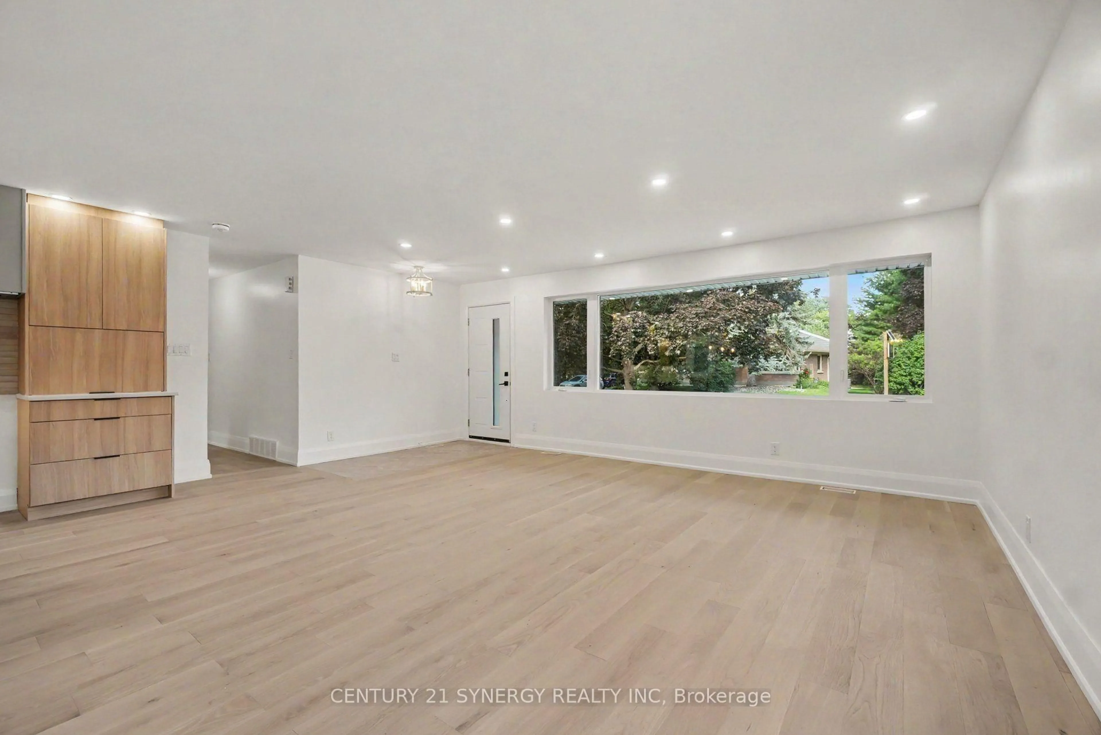 A pic of a room for 2238 Utah St, Ottawa Ontario K1H 7W8