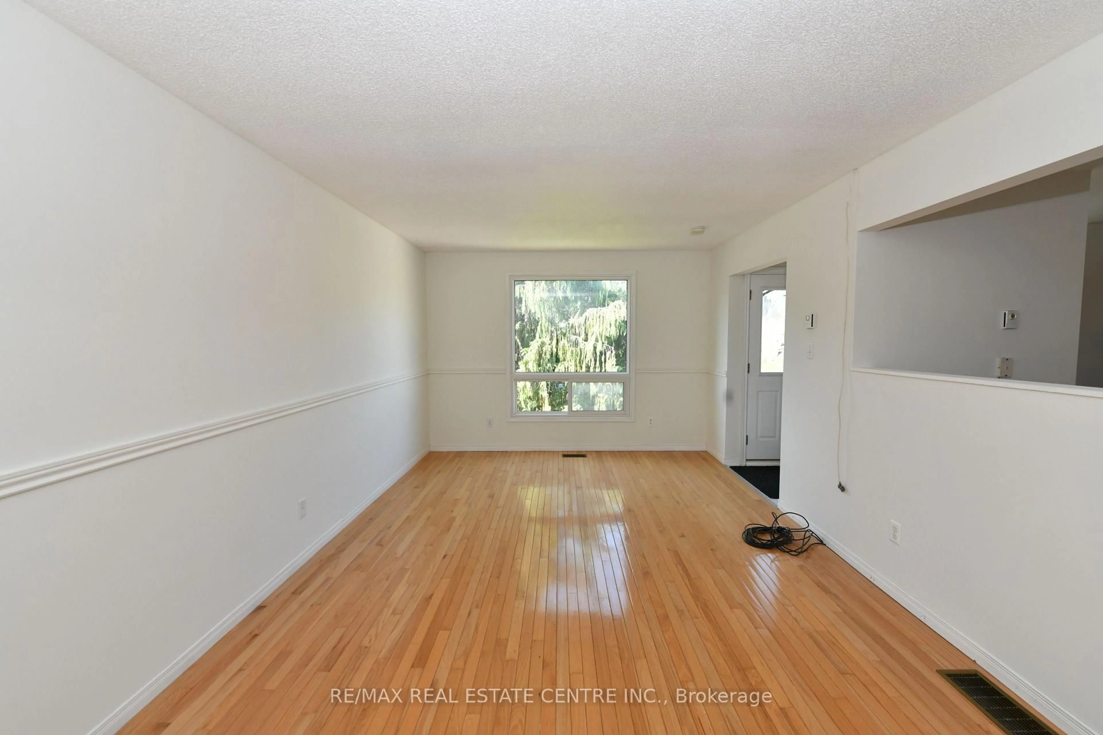 A pic of a room for 82 Elmwood Ave, Cambridge Ontario N1R 4Y4