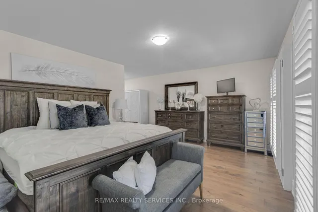 958 Beach Blvd, Hamilton 4