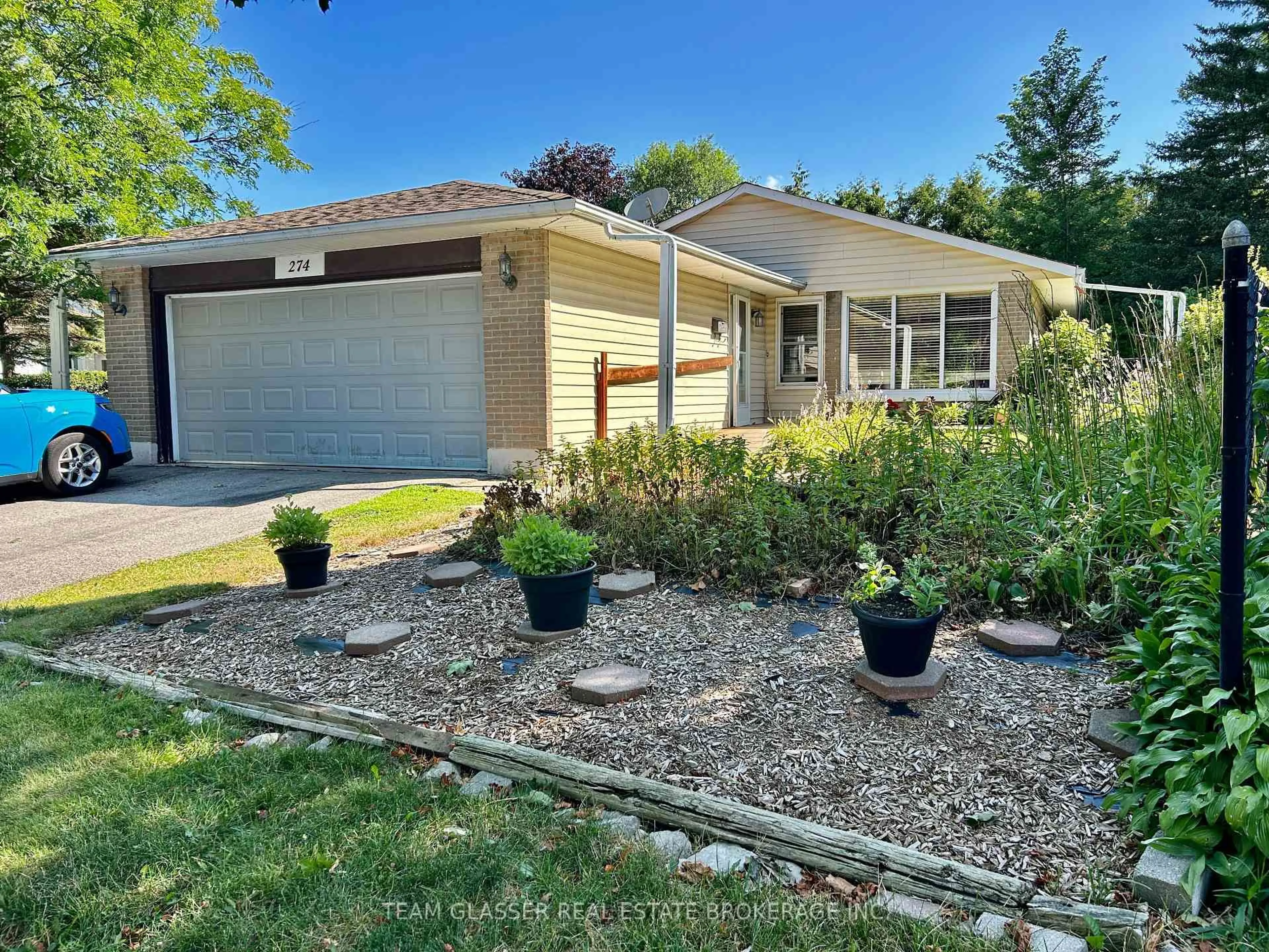Home with vinyl exterior material, street for 274 BLACKACRES Blvd, London North Ontario N6G 2V2