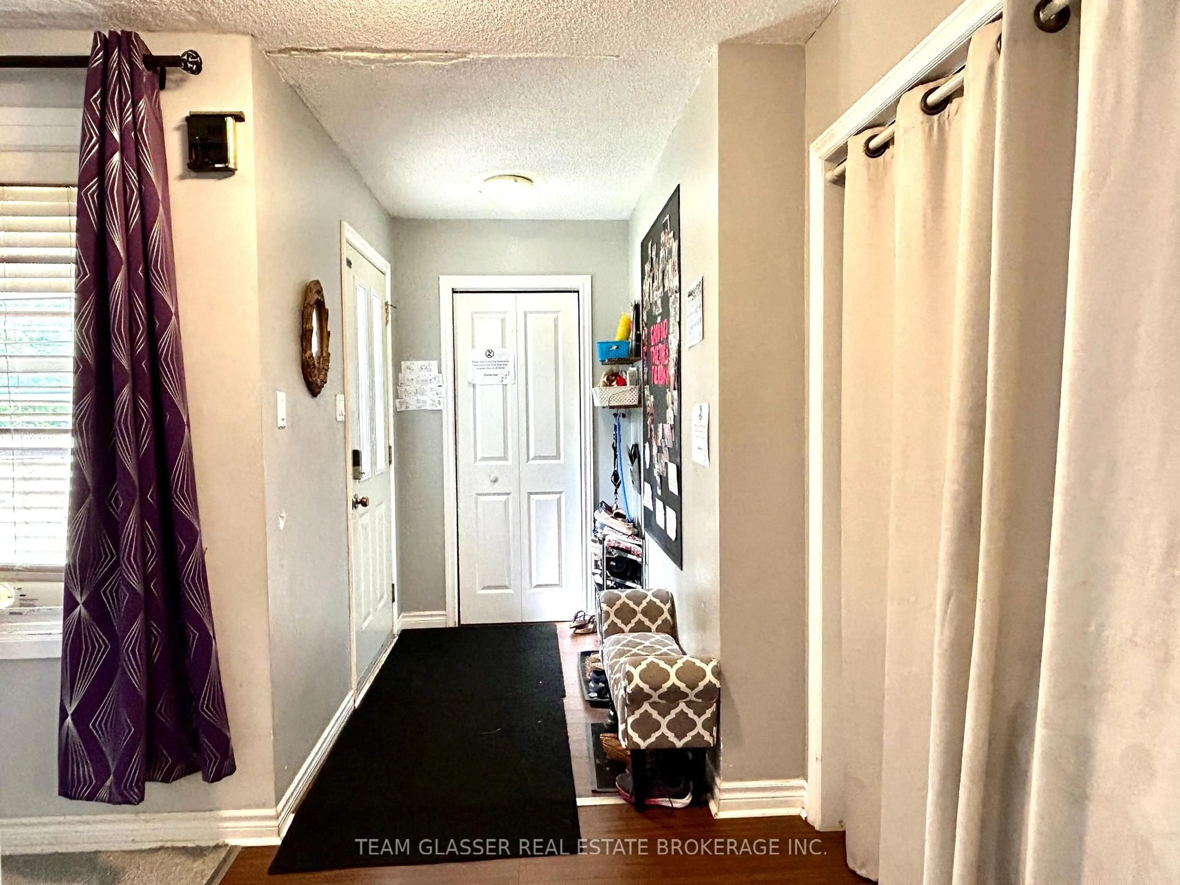 Indoor entryway for 274 BLACKACRES Blvd, London North Ontario N6G 2V2