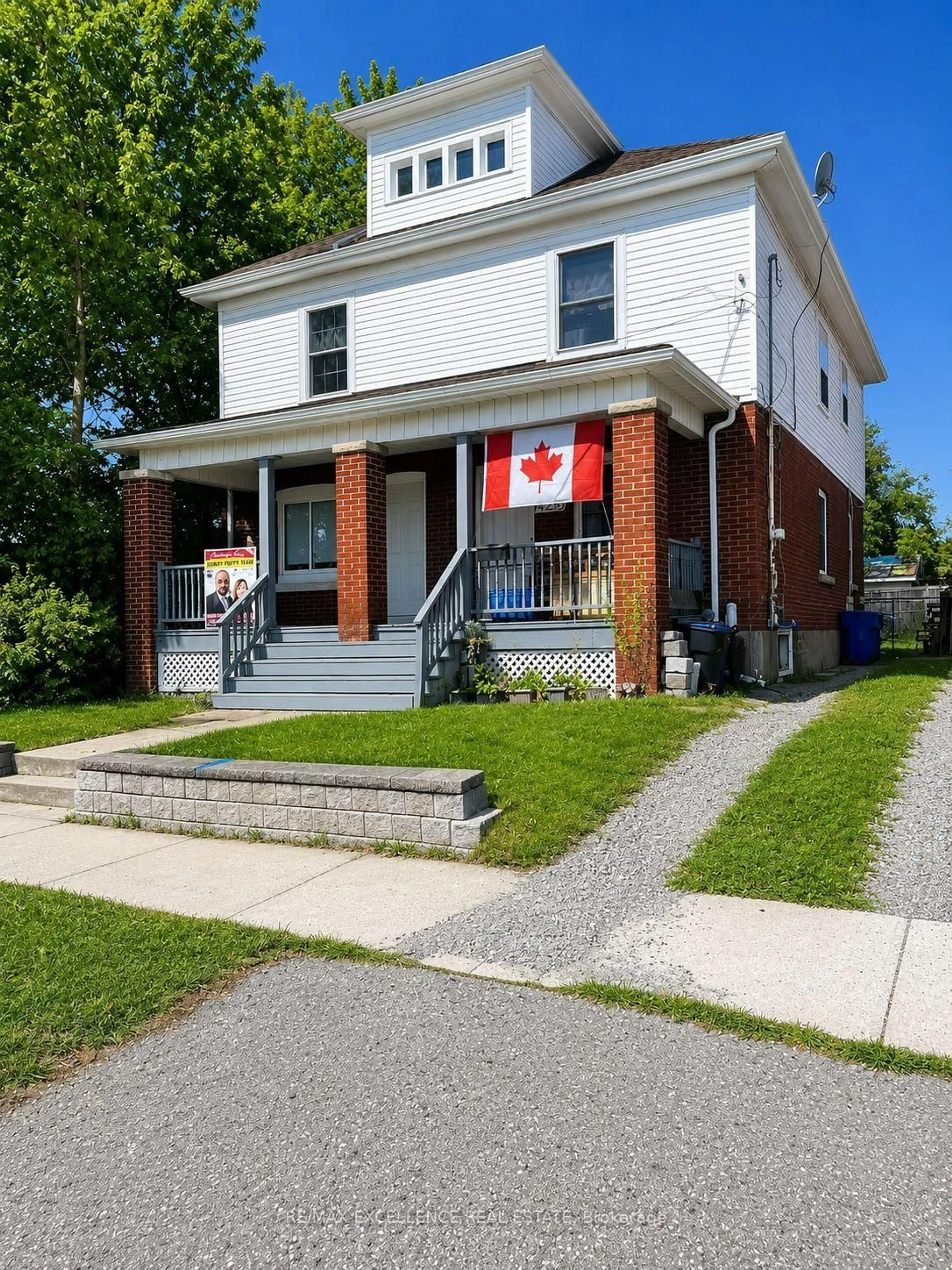 Home with brick exterior material, street for 4255 STANLEY Ave, Niagara Falls Ontario L2G 4Z3