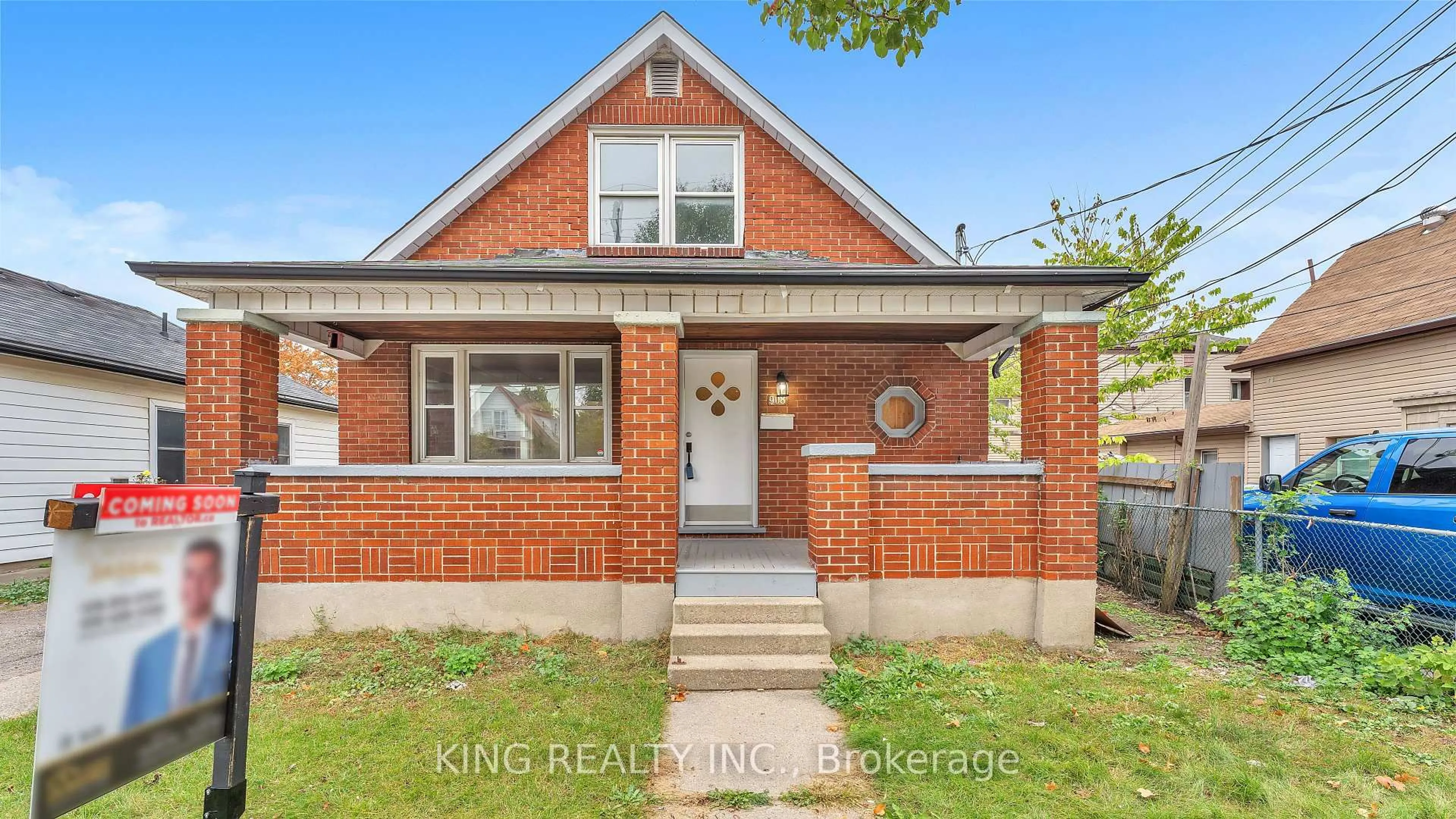 Home with brick exterior material, building for 908 Trafalgar St, London East Ontario N5Z 1G2