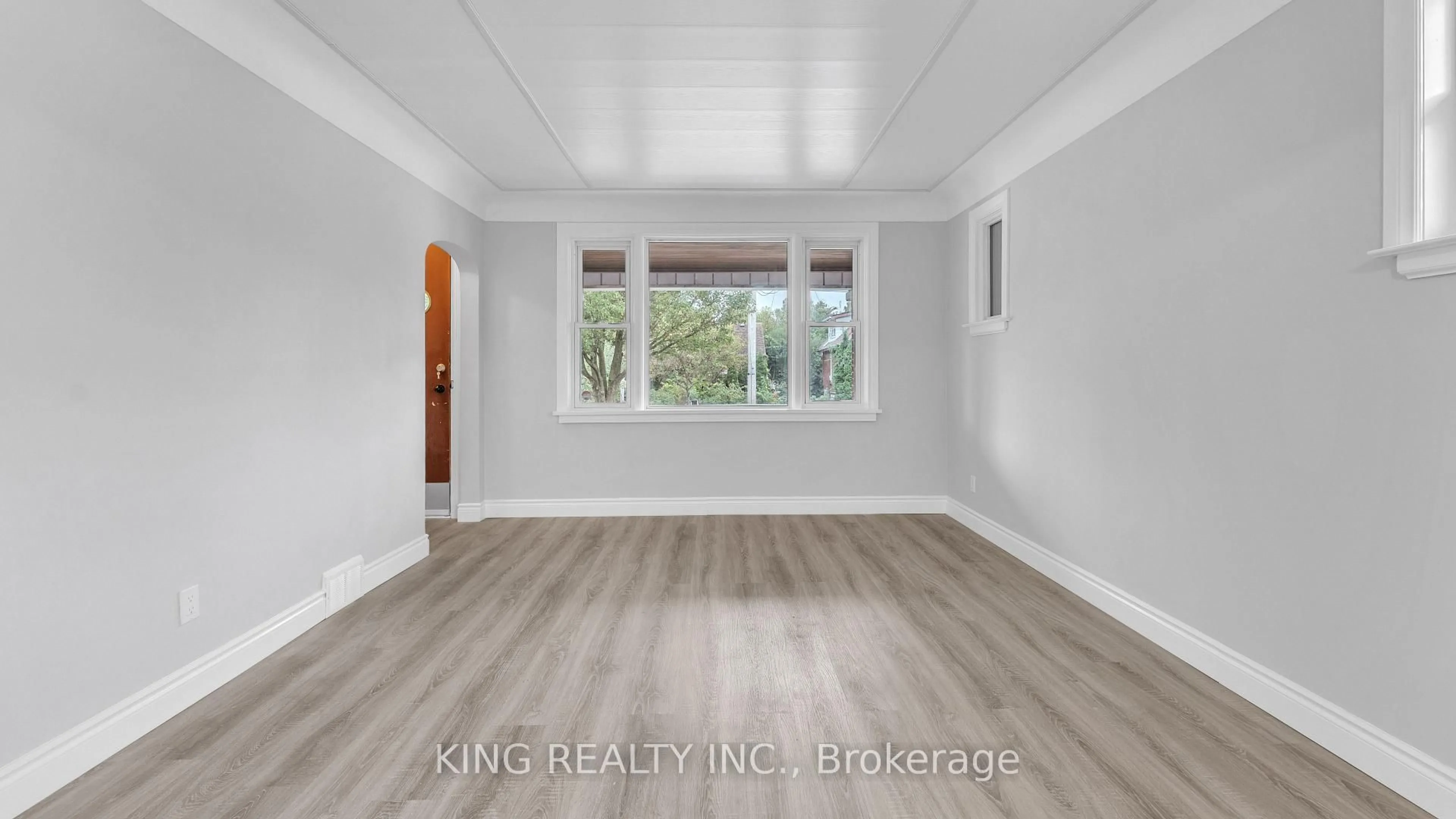 A pic of a room for 908 Trafalgar St, London East Ontario N5Z 1G2