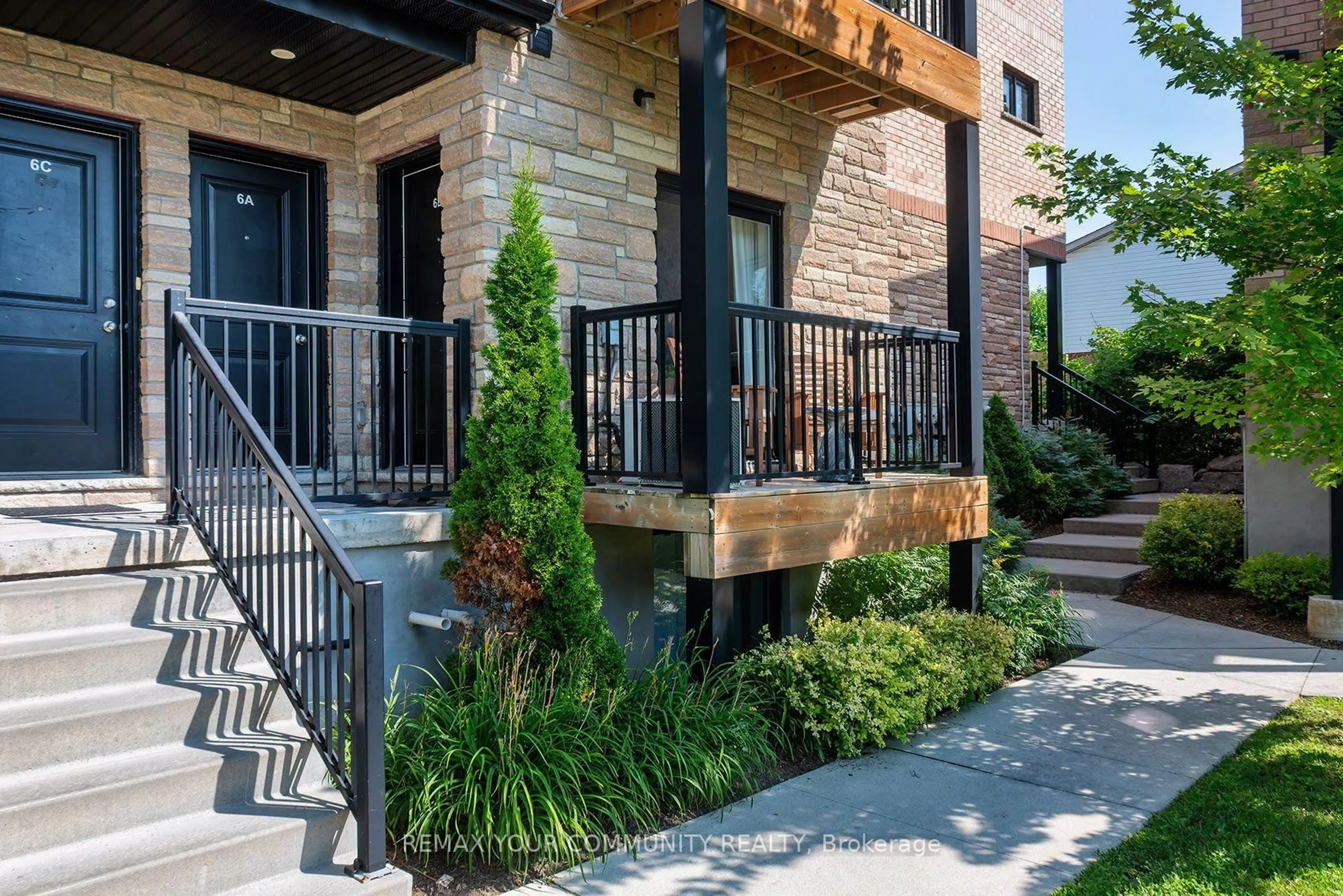 Patio, street for 164 Heiman St #6B, Kitchener Ontario N2M 0B8