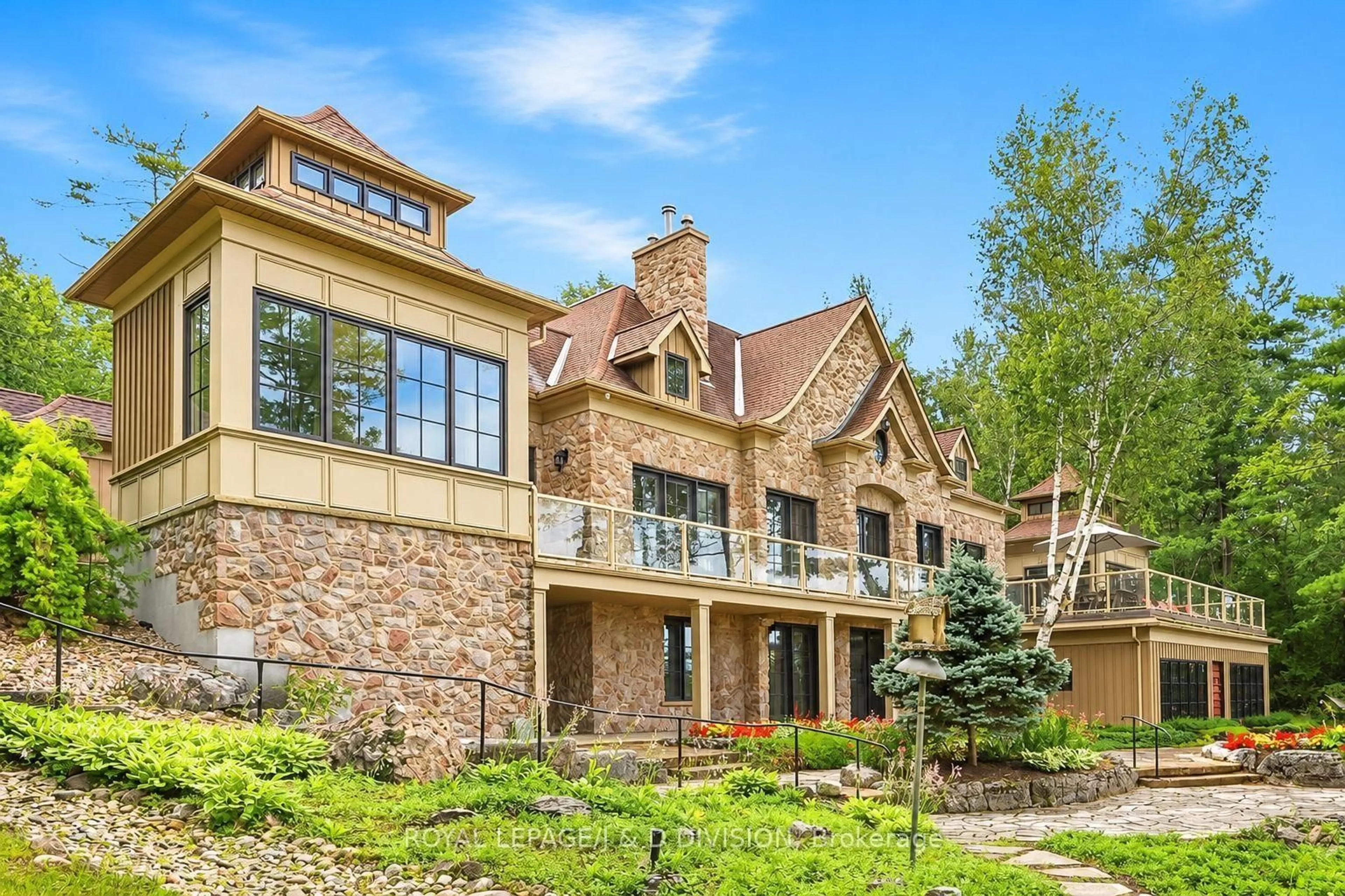Home with brick exterior material, mountain view for 624 Rishor Ave, Douro-Dummer Ontario K0L 2H0