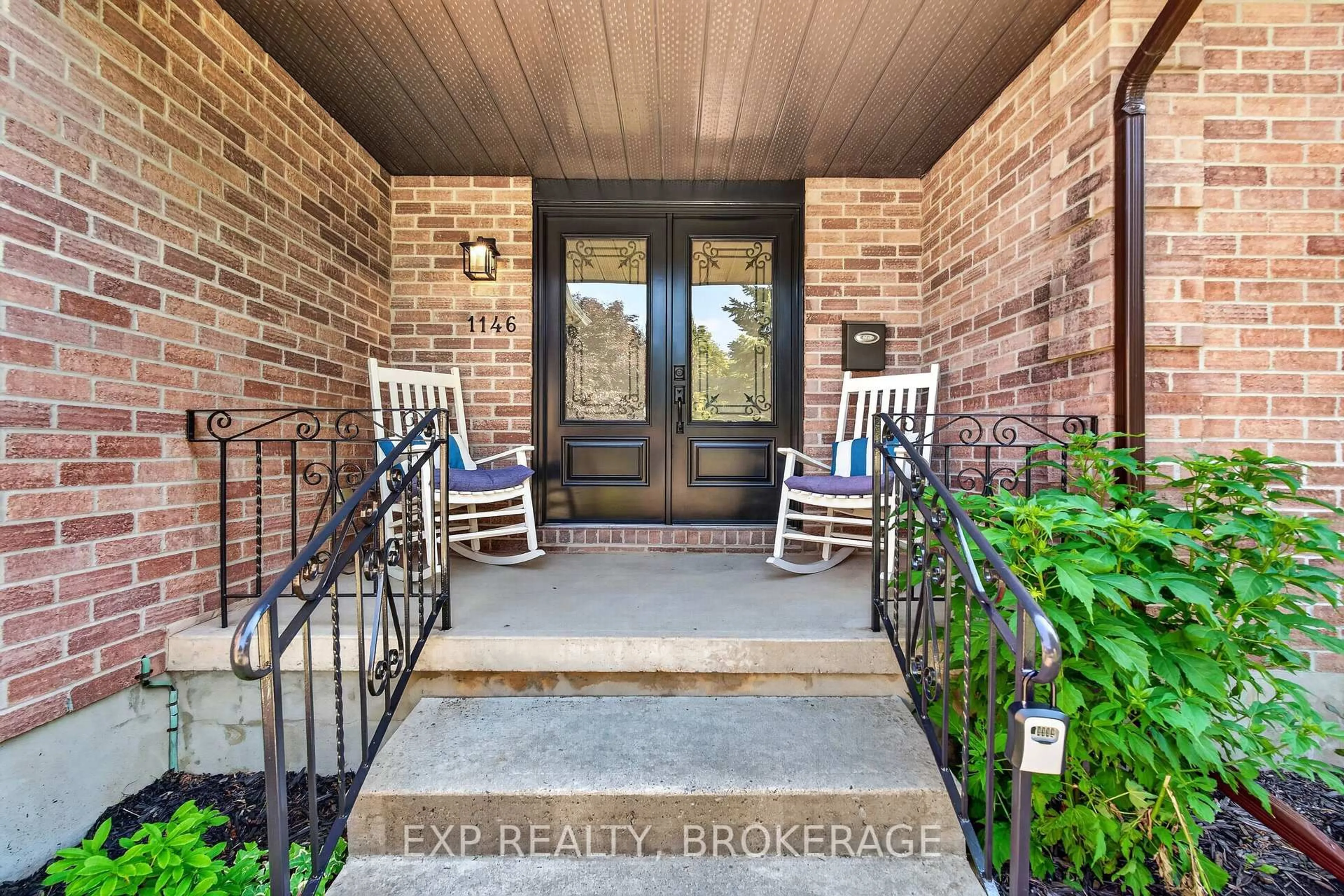 Indoor entryway for 1146 DUNHAM St, Kingston Ontario K7P 2L5