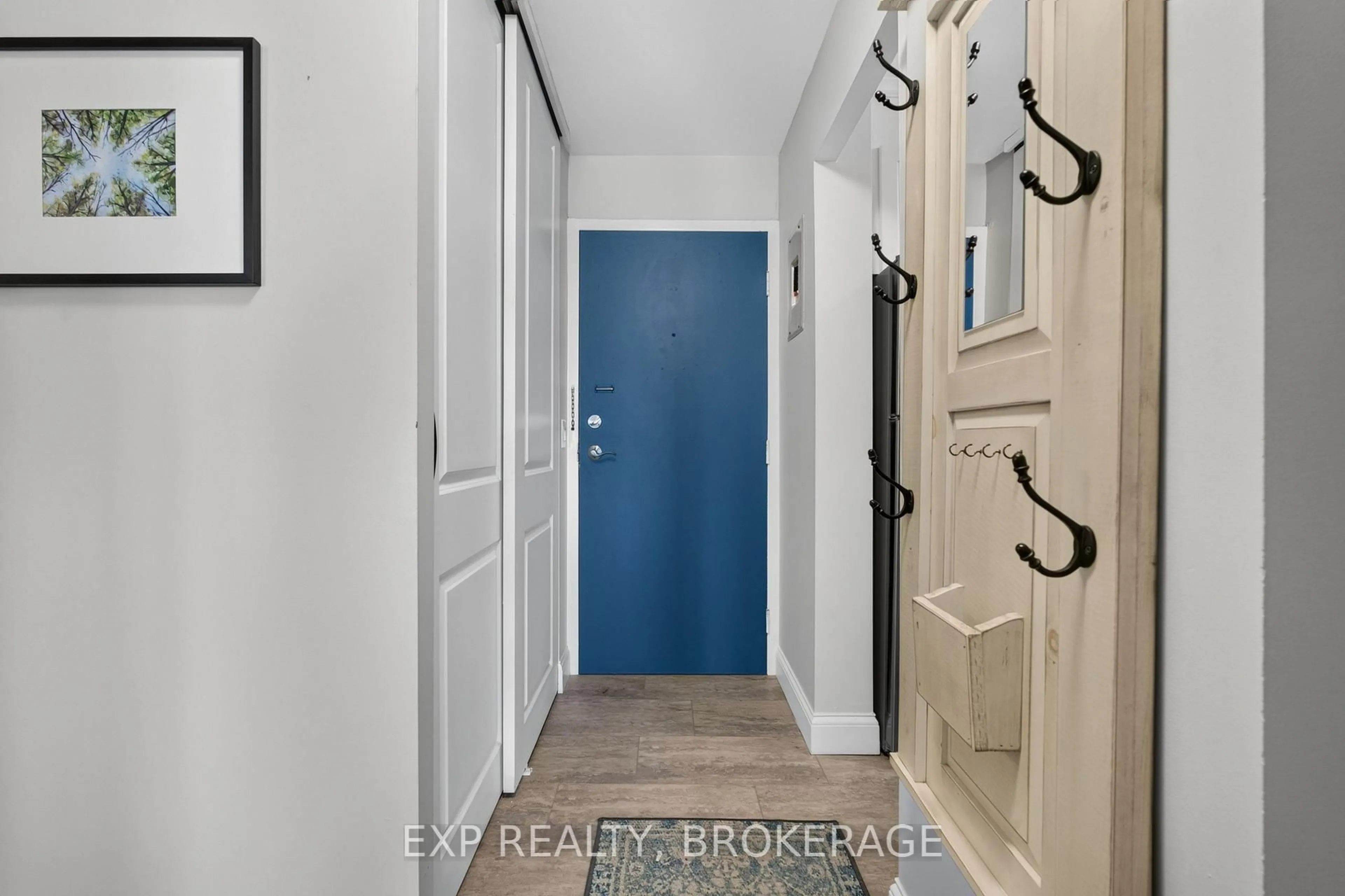 Indoor entryway for 334 QUEEN MARY Rd #308, Kingston Ontario K7M 7E7