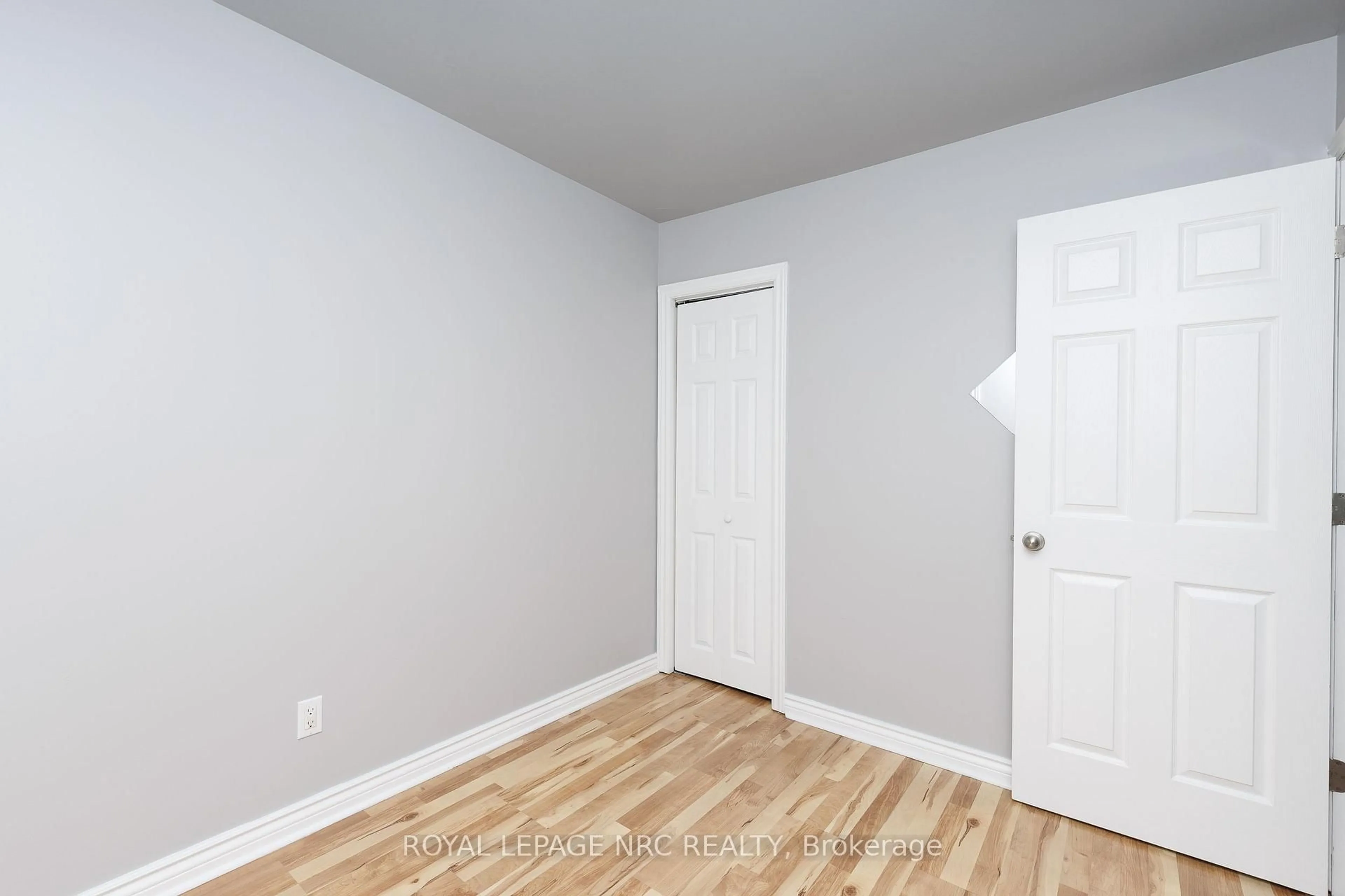 A pic of a room for 14 Hilda St, St. Catharines Ontario L2S 1Z8