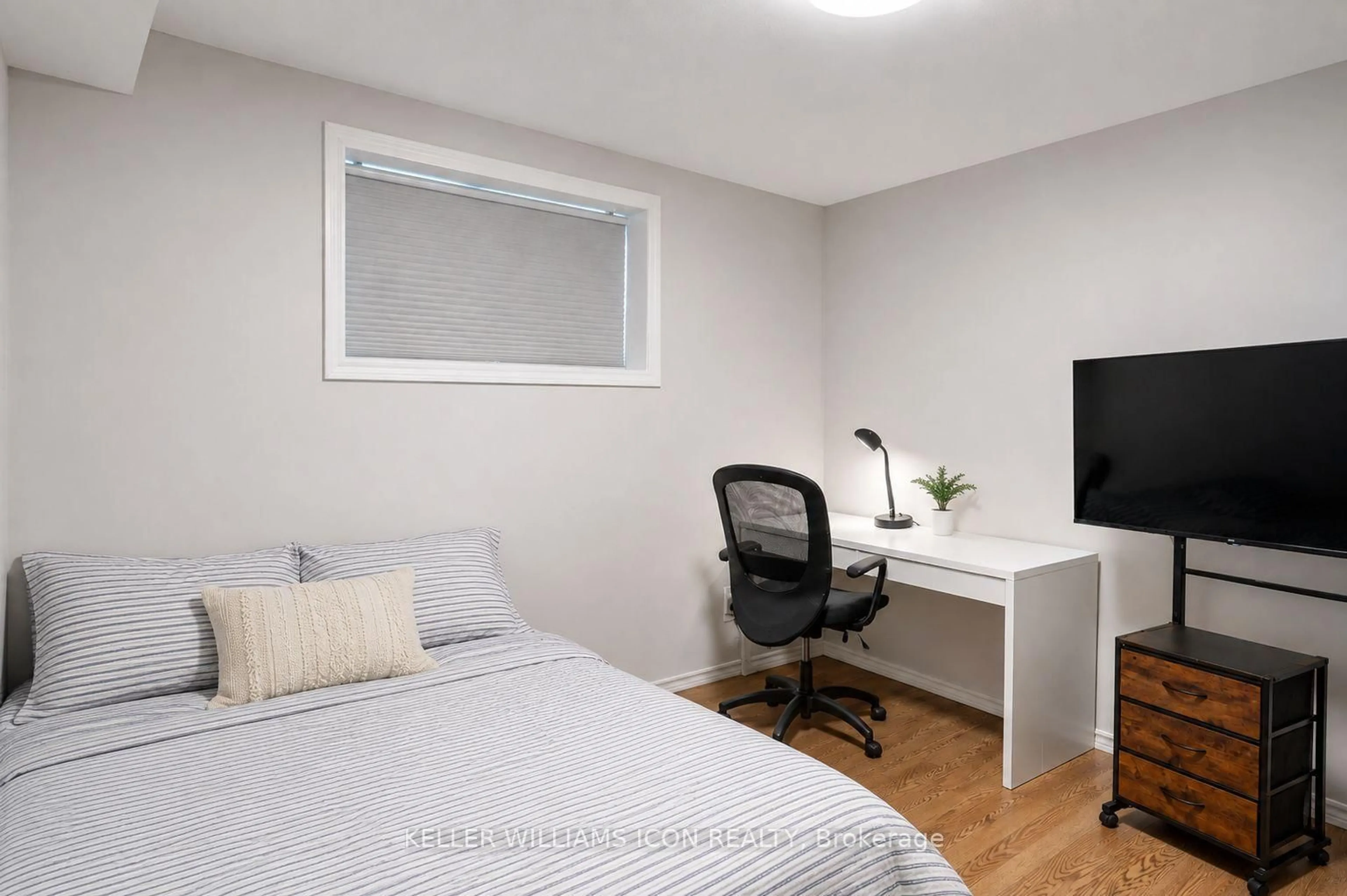 A pic of a room for 313 Savard Ave, Ottawa Ontario K1L 7S1