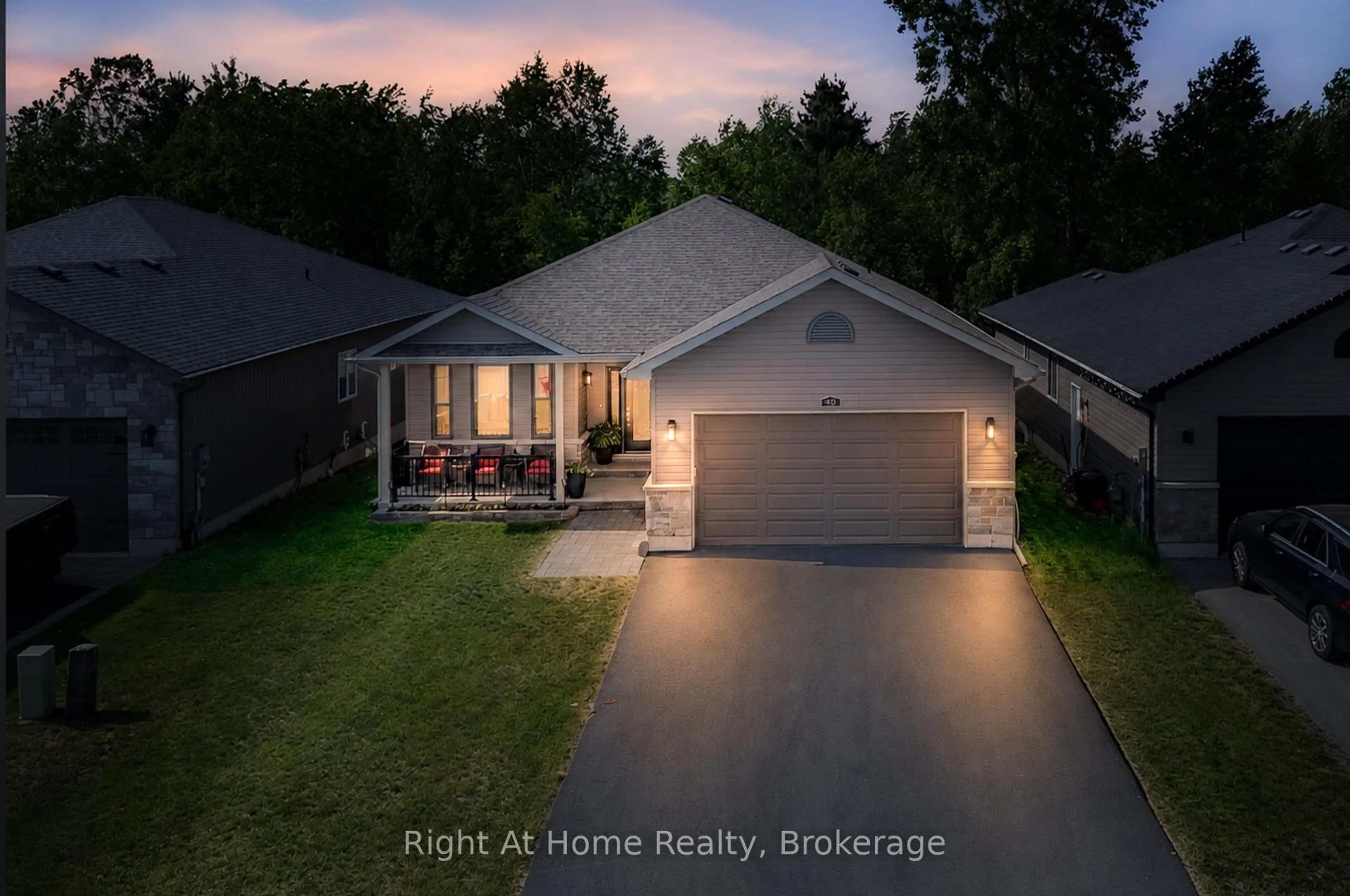 A pic from outside/outdoor area/front of a property/back of a property/a pic from drone, street for 40 Birchmount St, Quinte West Ontario K8V 0C6