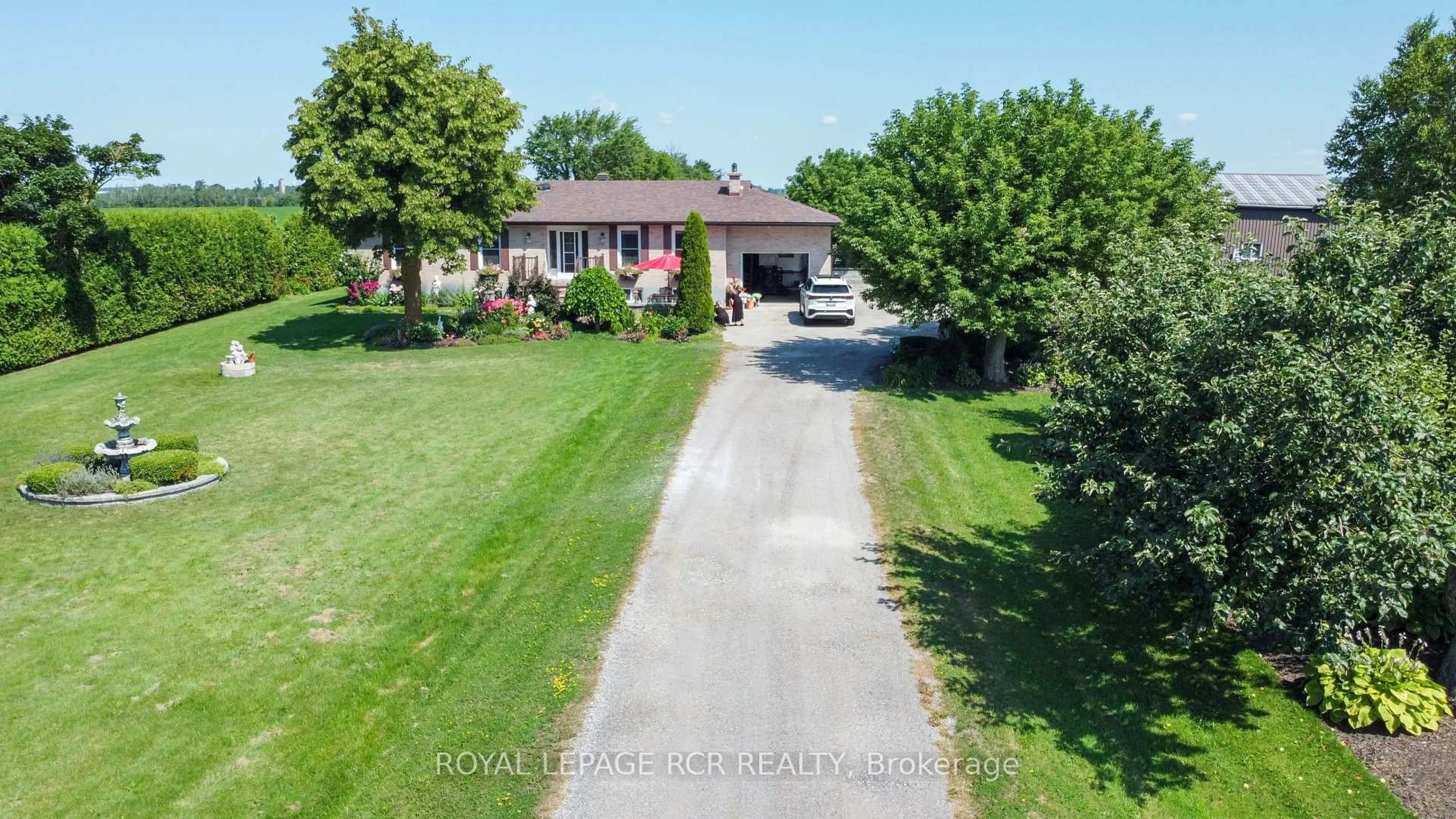 A pic from outside/outdoor area/front of a property/back of a property/a pic from drone, street for 243067 5th Sdrd, Amaranth Ontario L9W 0G4