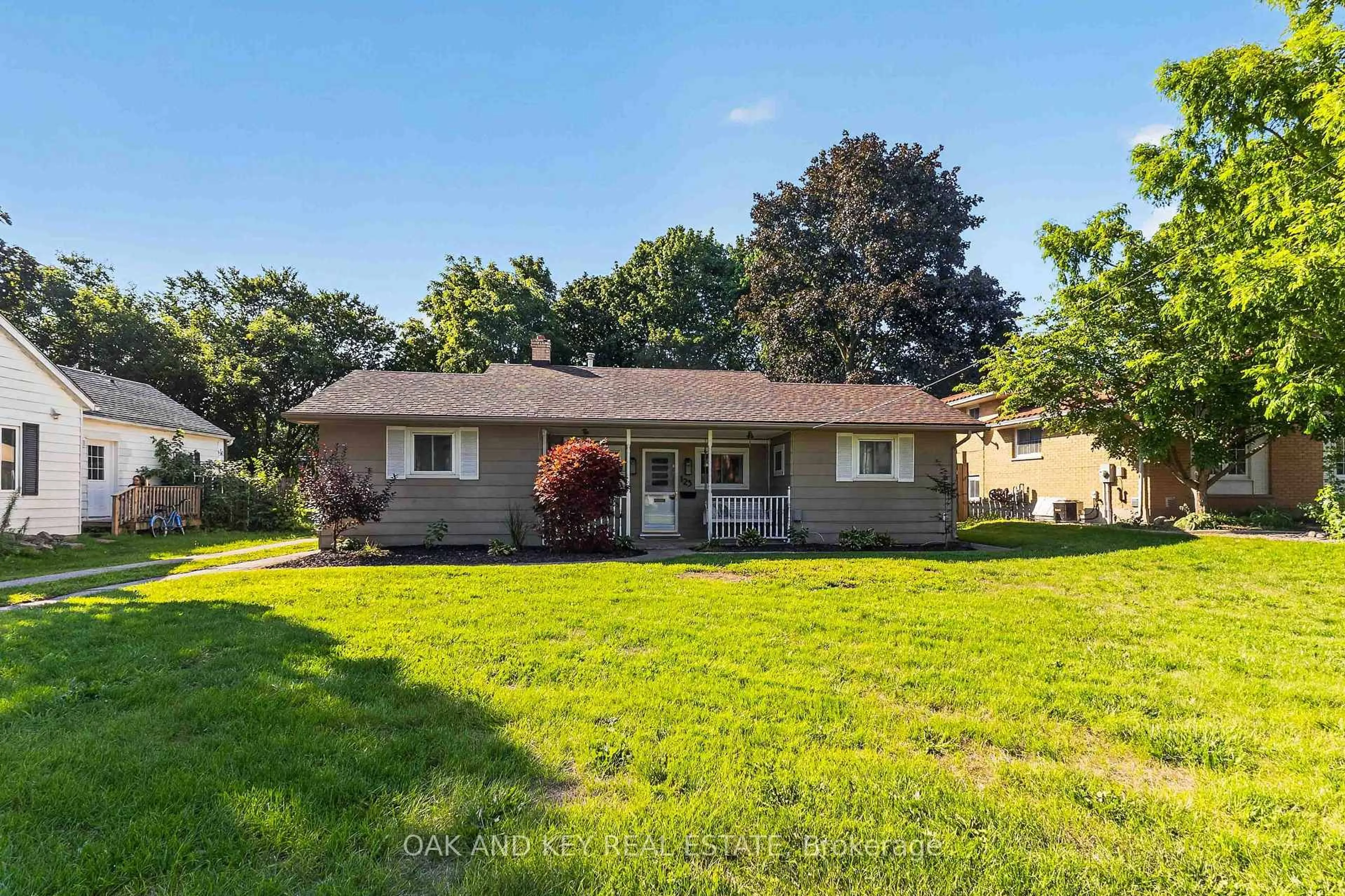 Unknown for 125 Keefer St, Strathroy-Caradoc Ontario N7G 1E1
