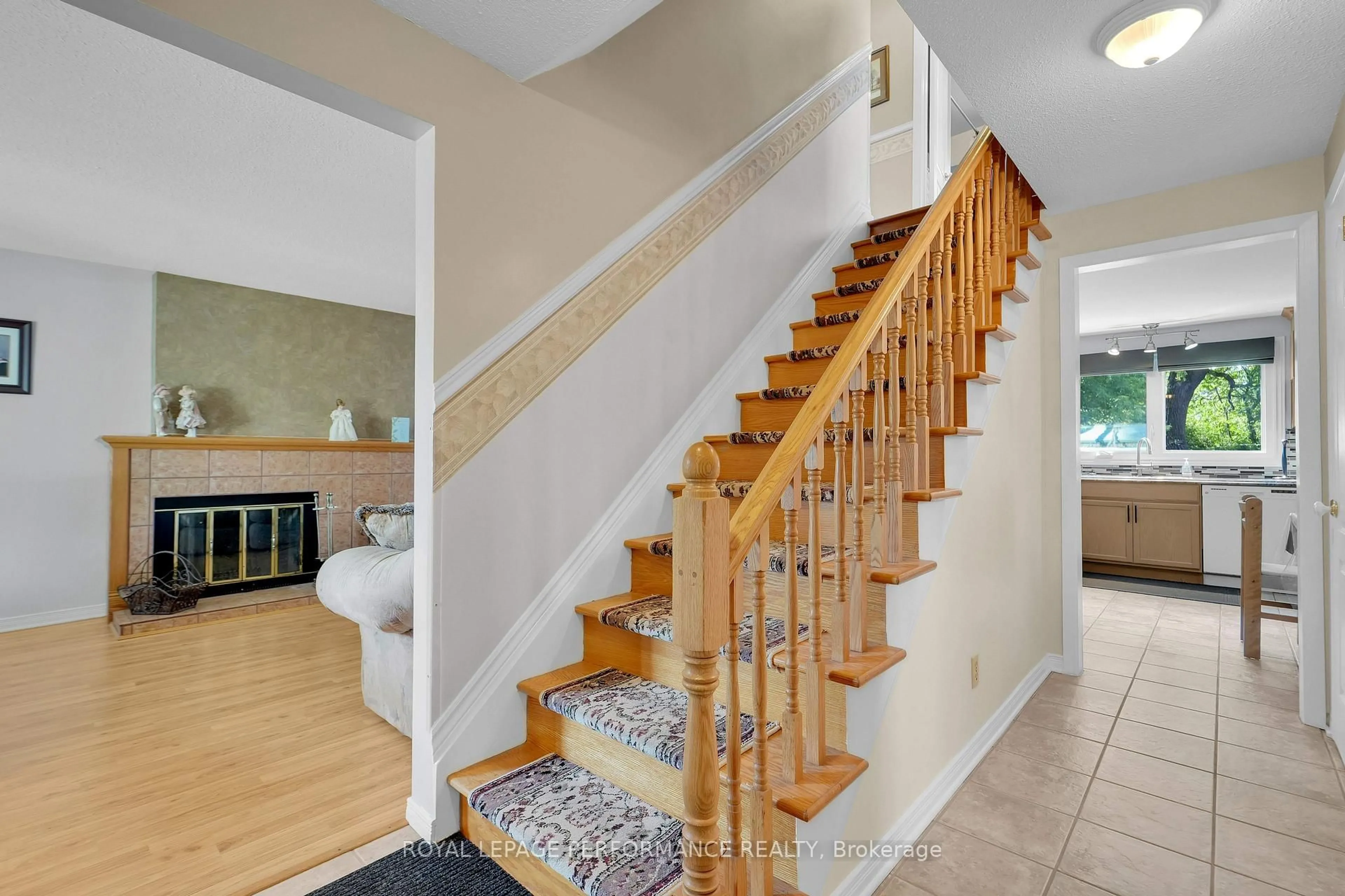 Unknown for 1080 Cloverlawn Crt, Ottawa Ontario K1J 6V8