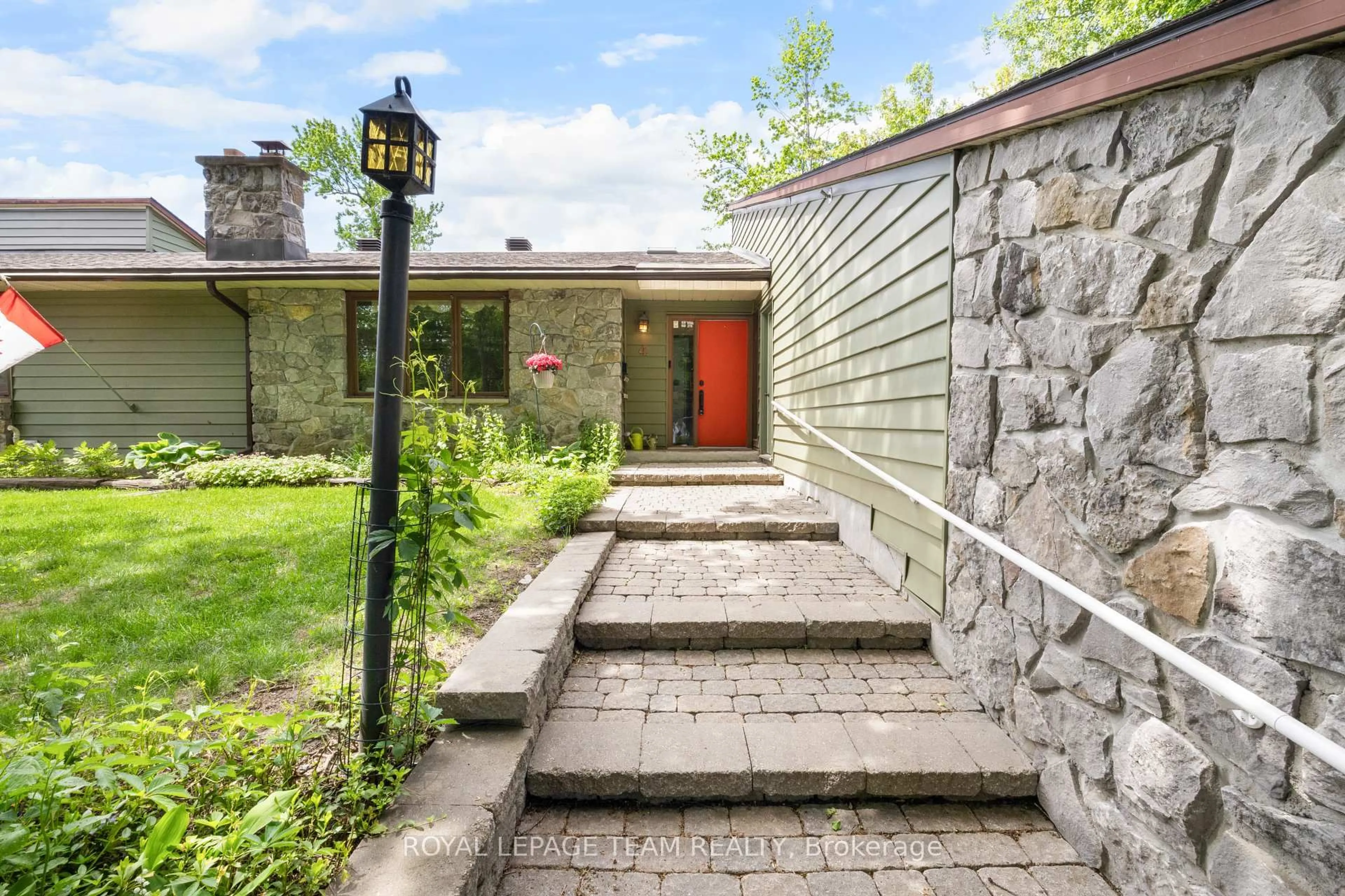 Patio, street for 4 Leeward St, Ottawa Ontario K2E 5W5