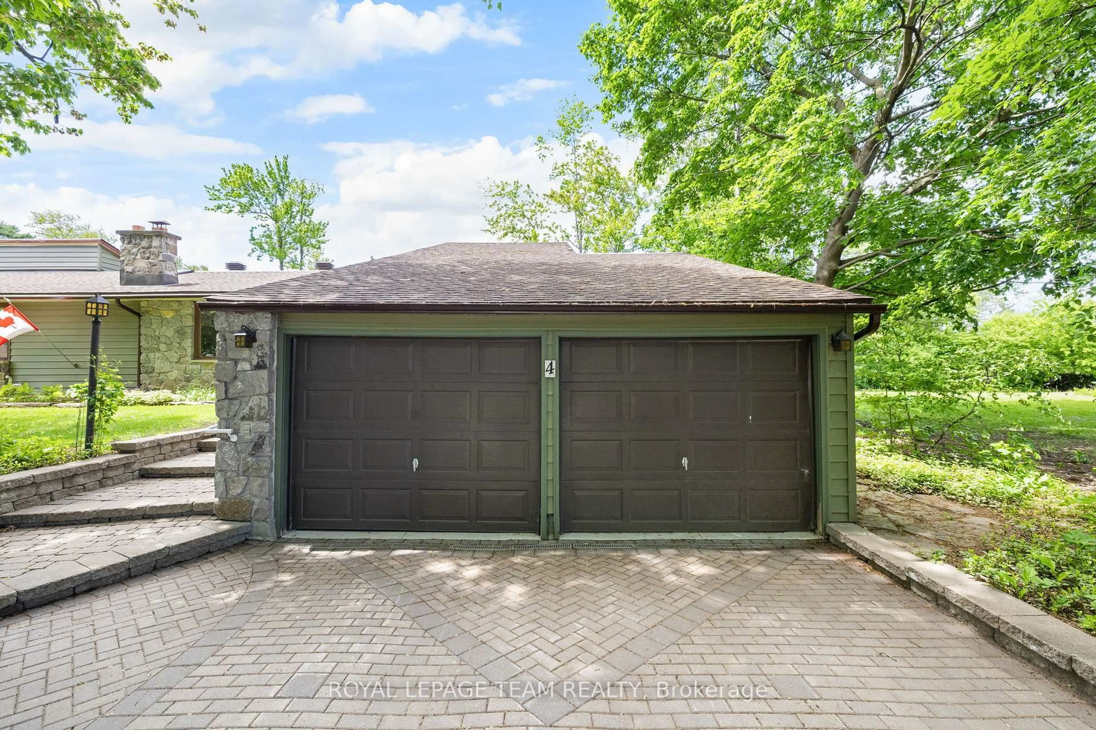 Indoor garage for 4 Leeward St, Ottawa Ontario K2E 5W5