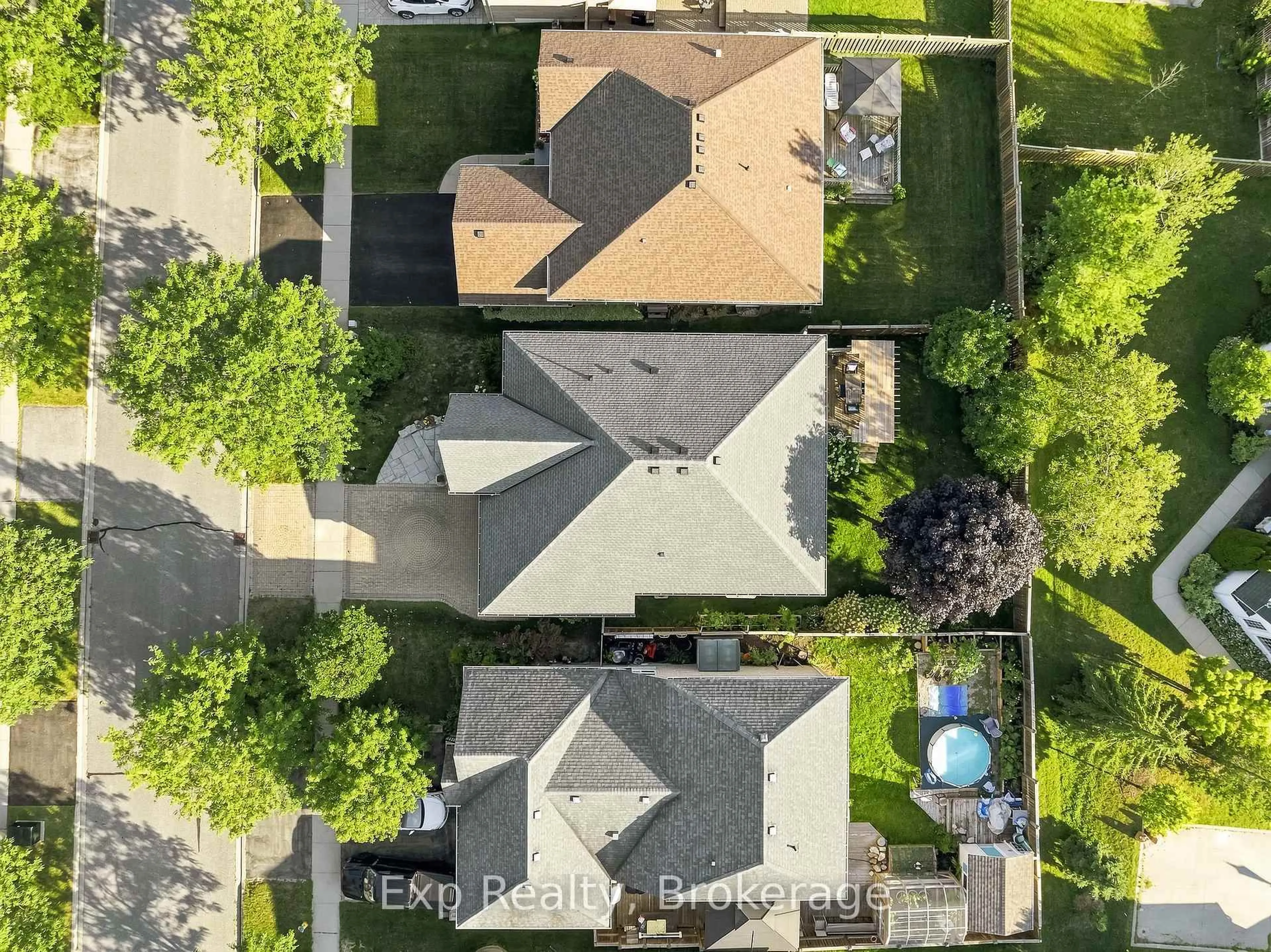 A pic from outside/outdoor area/front of a property/back of a property/a pic from drone, unknown for 372 Parkview Hills Dr, Cobourg Ontario K9A 5S6