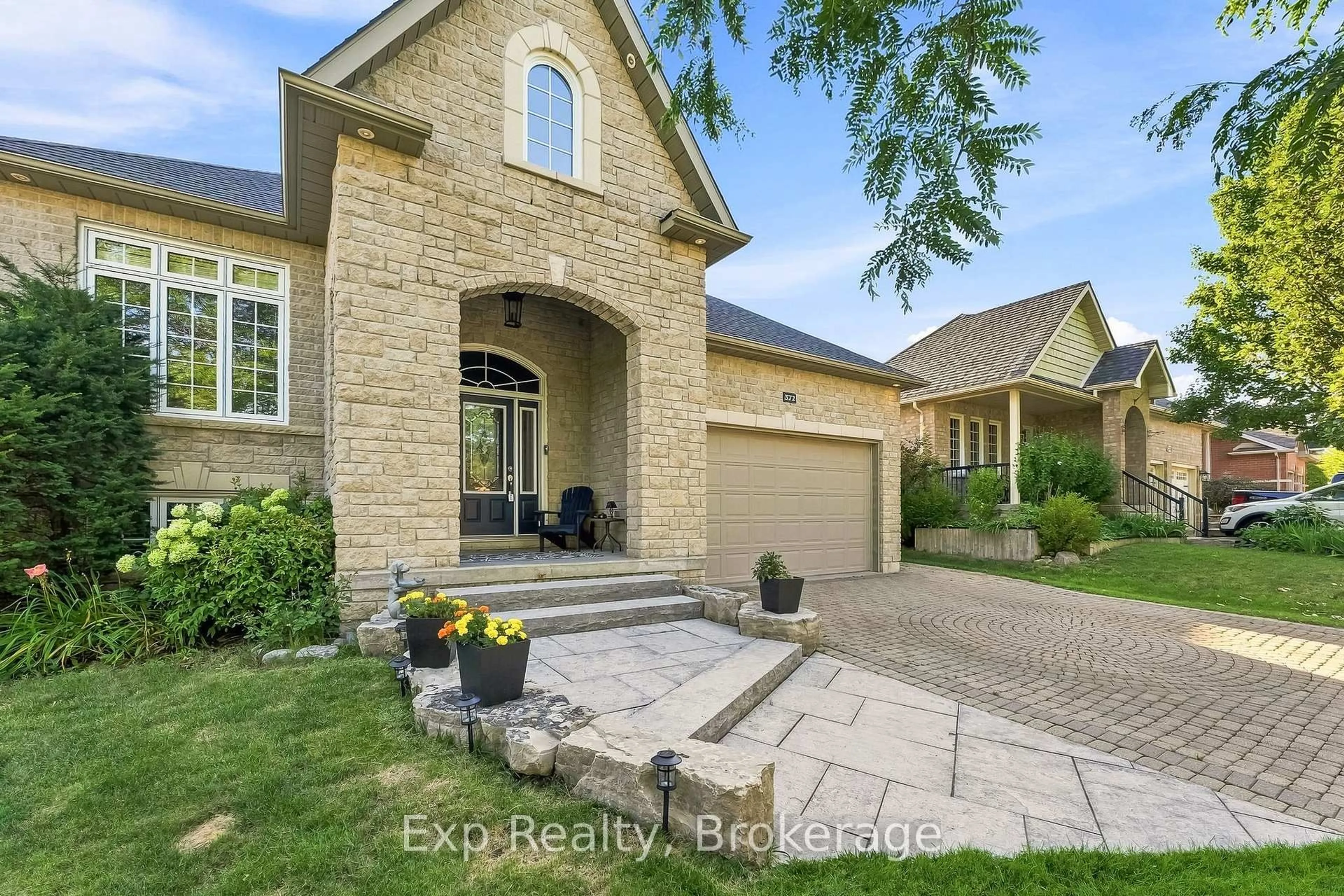 Home with brick exterior material, street for 372 Parkview Hills Dr, Cobourg Ontario K9A 5S6