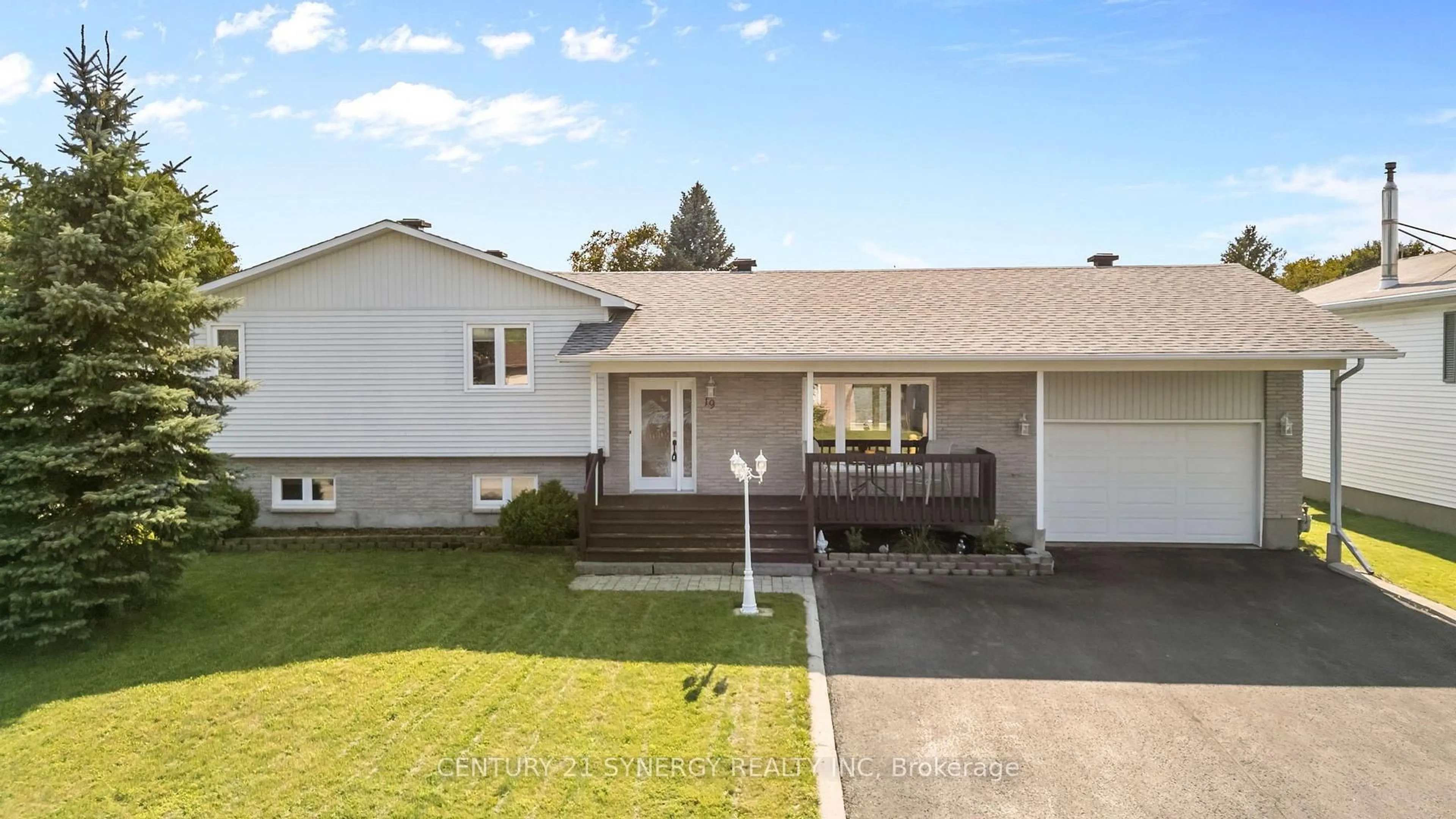 Home with vinyl exterior material, street for 19 Promenade Blvd, Russell Ontario K0A 1W1