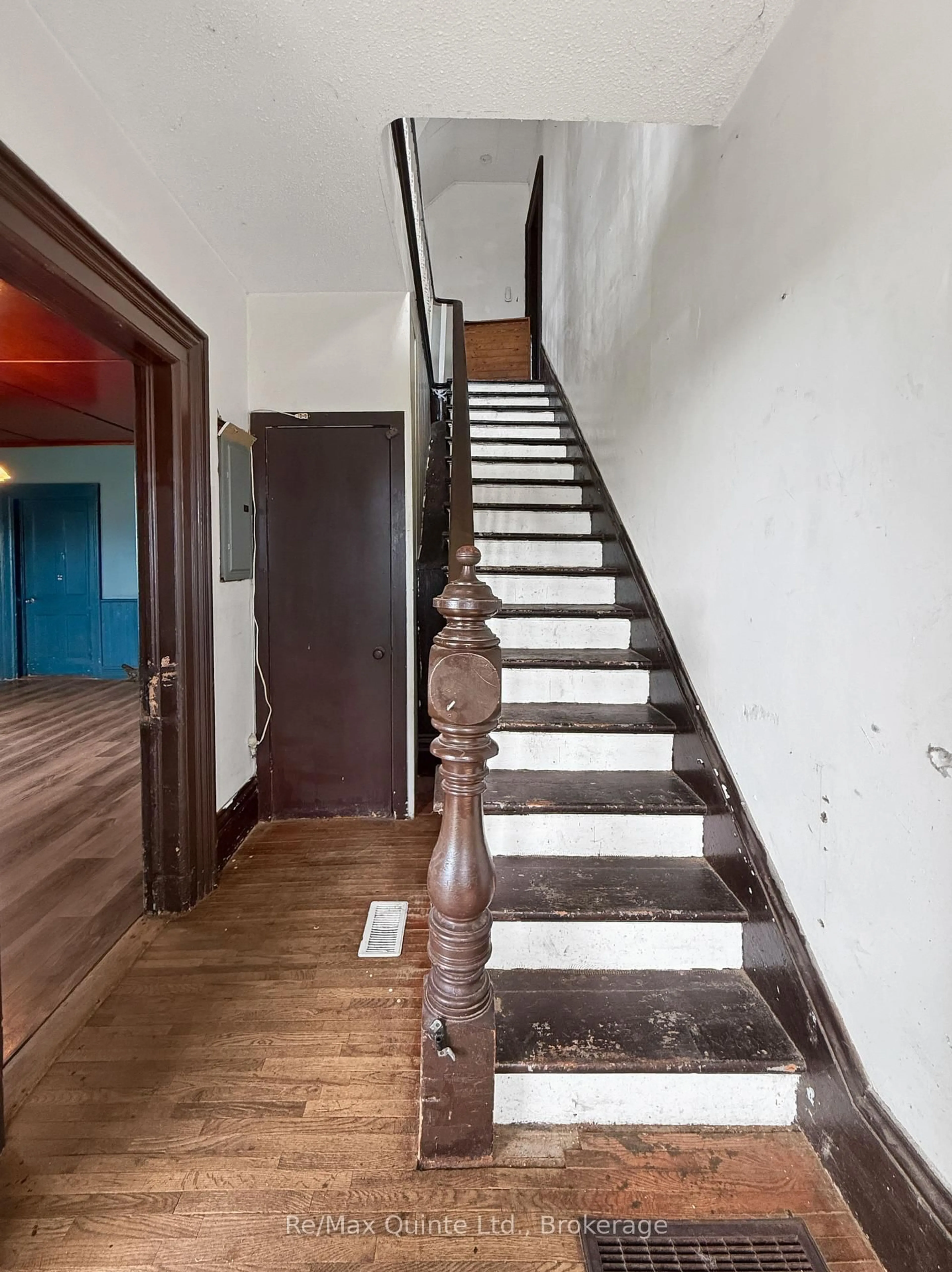 Stairs for 98 Swamp College Rd, Prince Edward County Ontario K0K 2J0