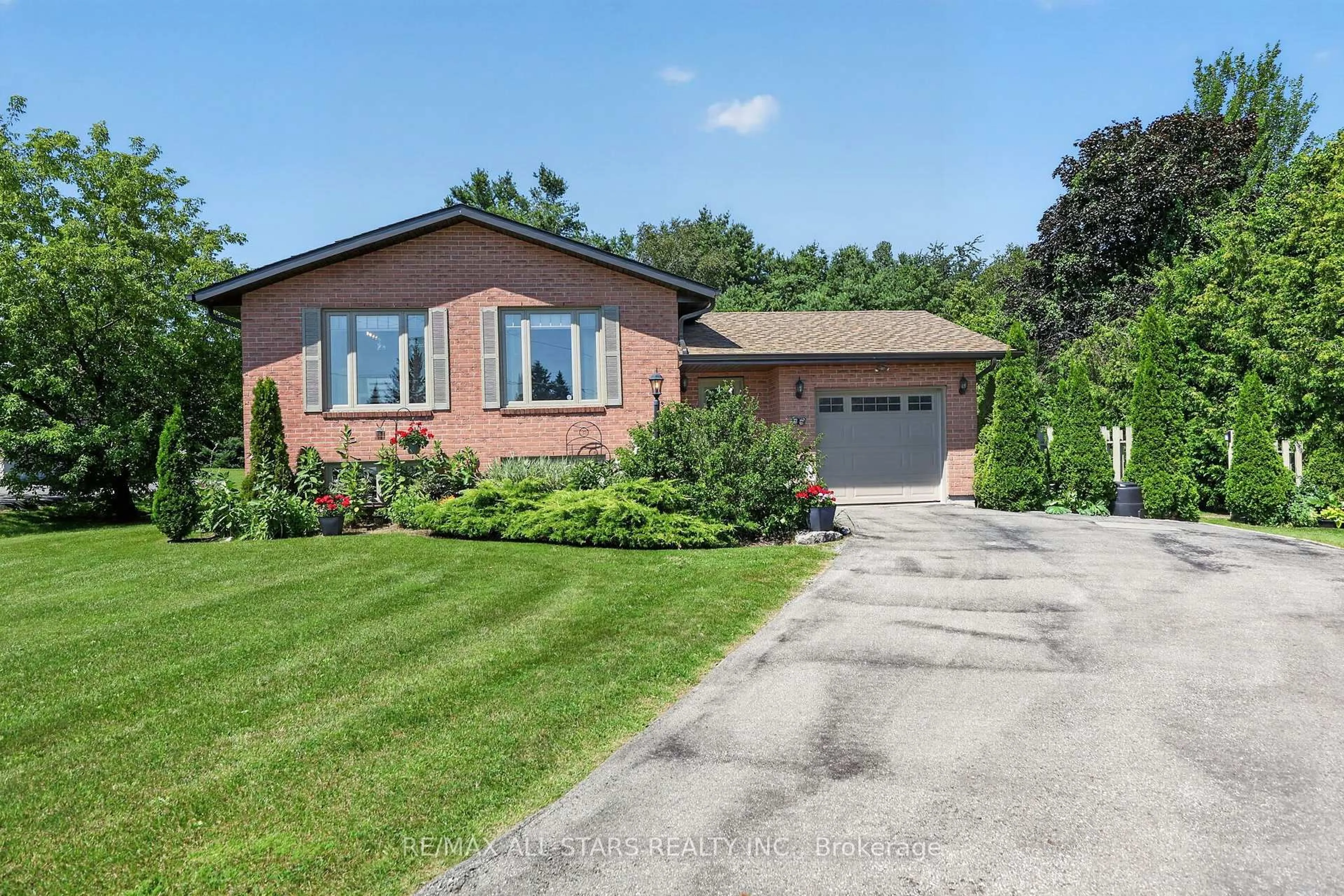 Home with brick exterior material, street for 6 Golf Crt, Kawartha Lakes Ontario K0M 2T0