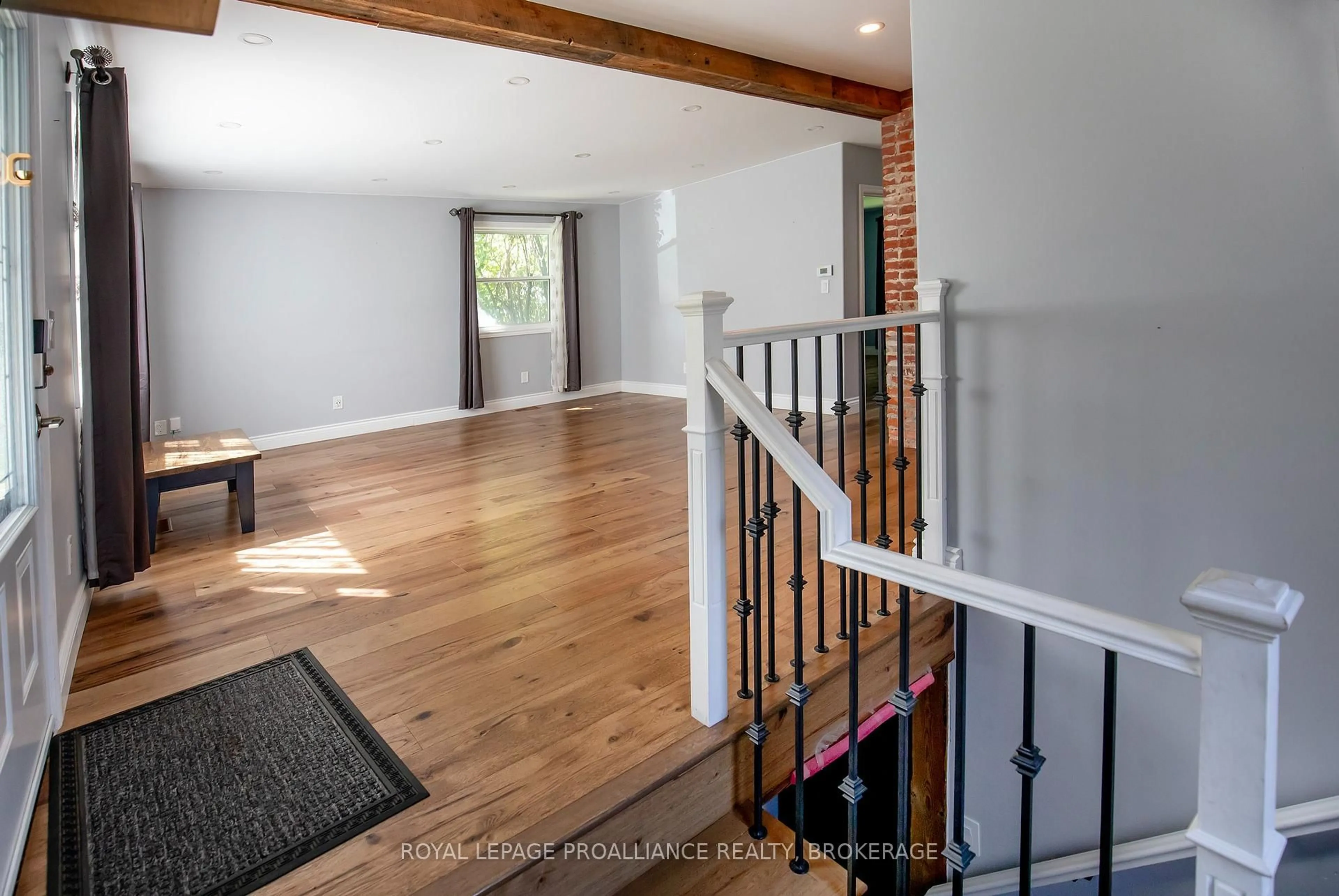 Indoor entryway for 75 Scott St, Kingston Ontario K7L 1L6
