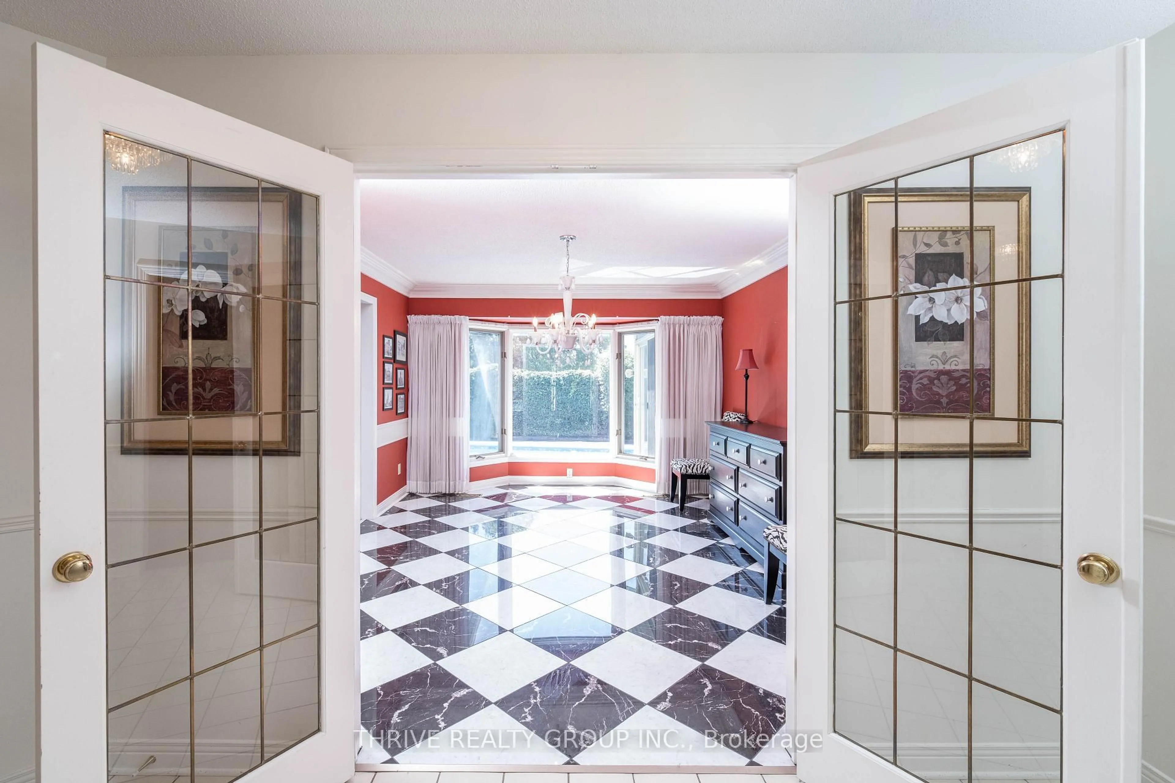 Indoor foyer for 115 Pine Valley Dr, London South Ontario N6J 4M1