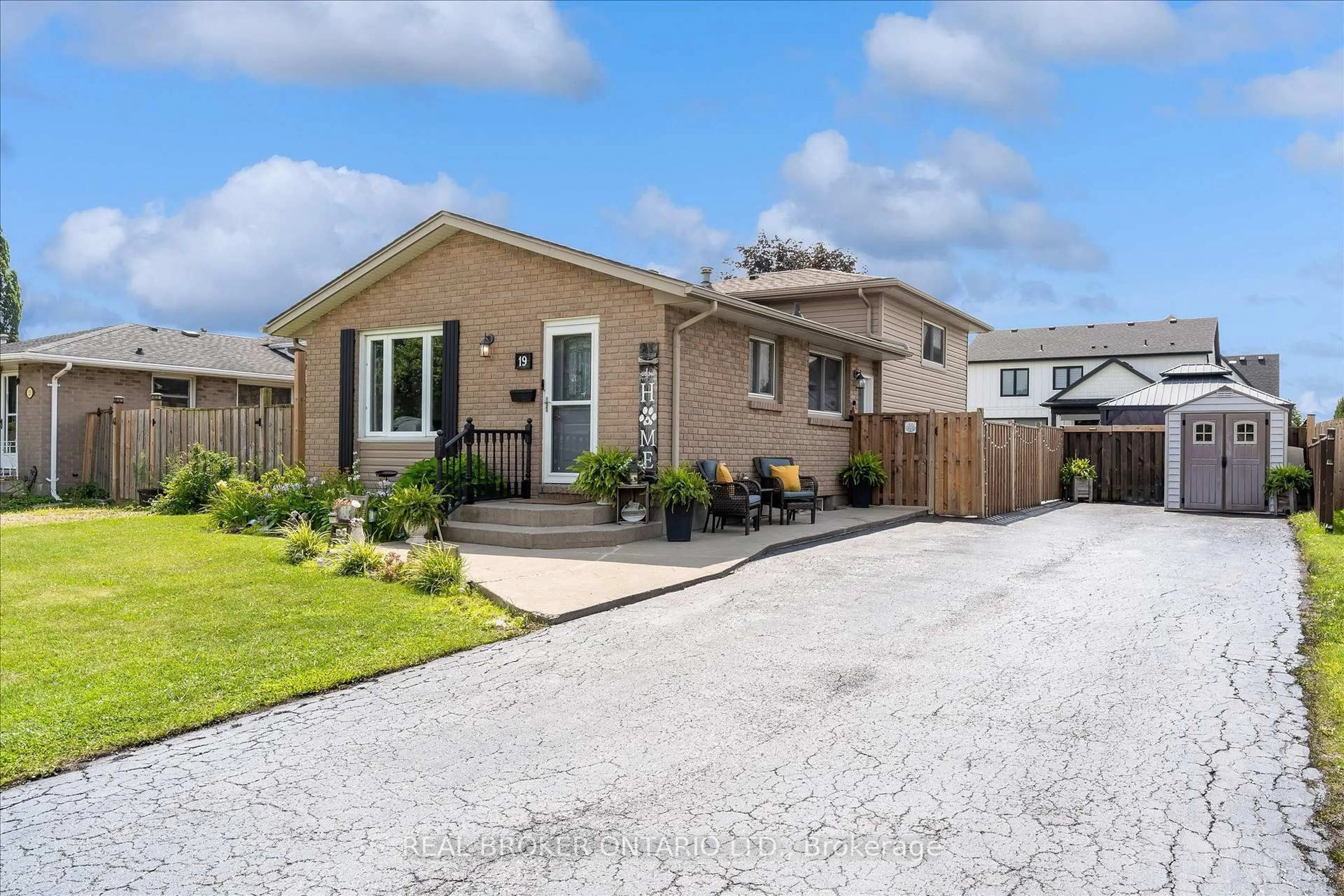 Unknown for 19 Acadia Dr, Welland Ontario L3C 6L4