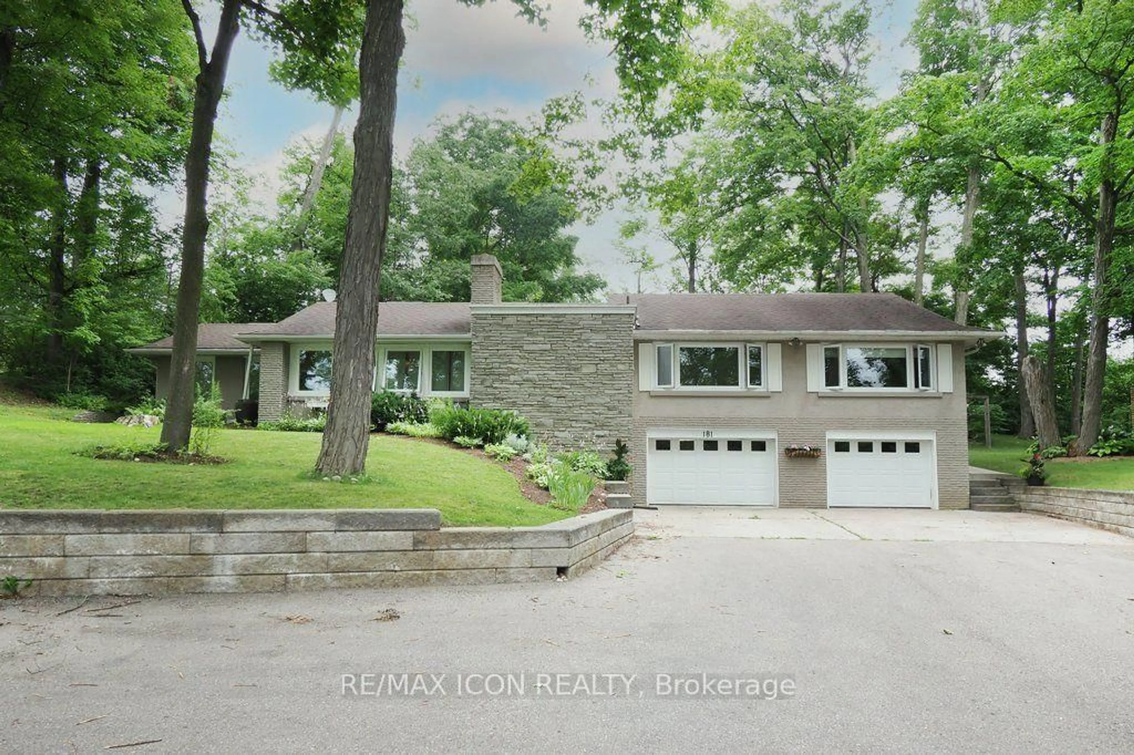 Home with brick exterior material, street for 181 Lincoln Rd, Waterloo Ontario N2J 2P2