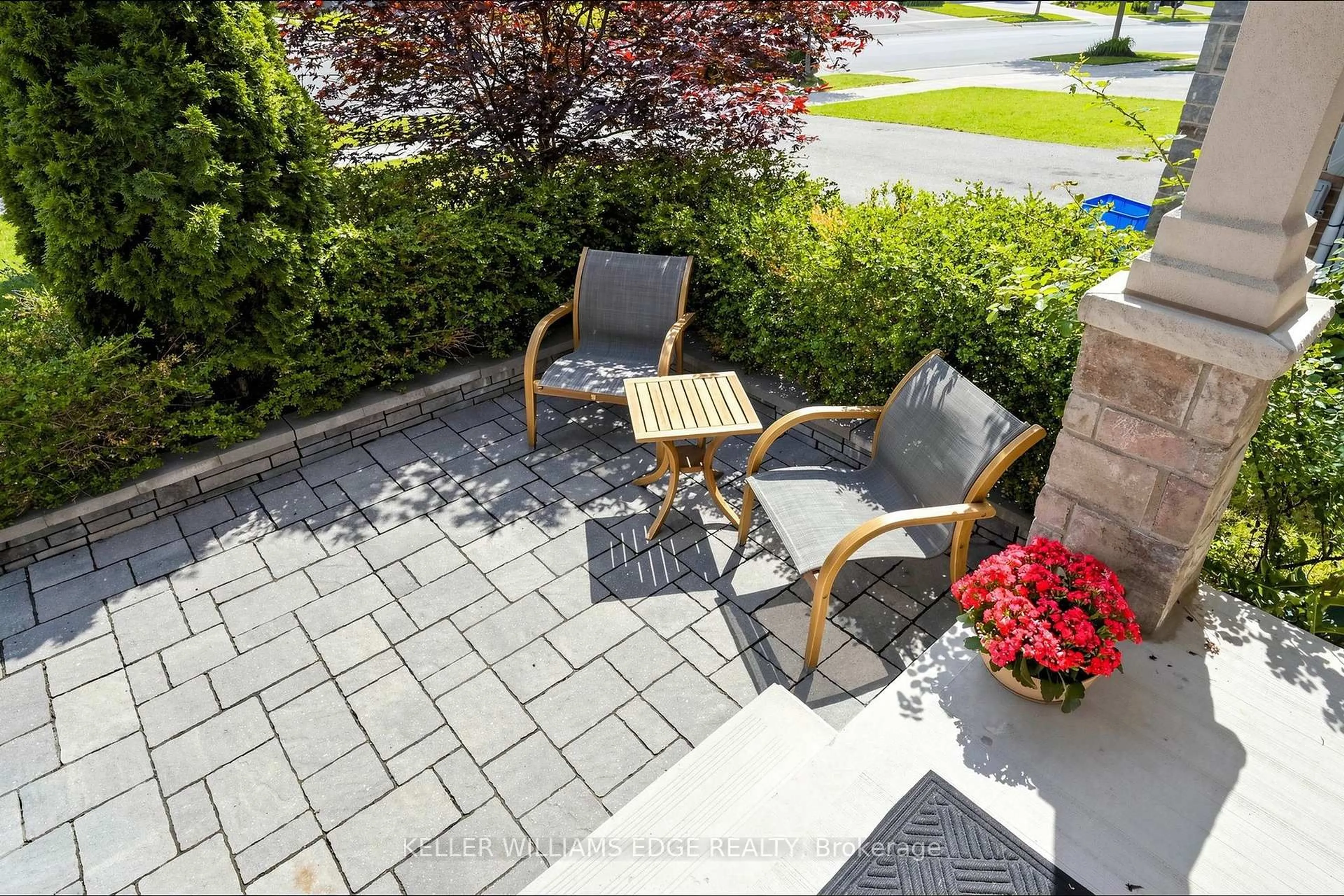 Patio, street for 173 Raymond Rd, Hamilton Ontario L9K 0G9