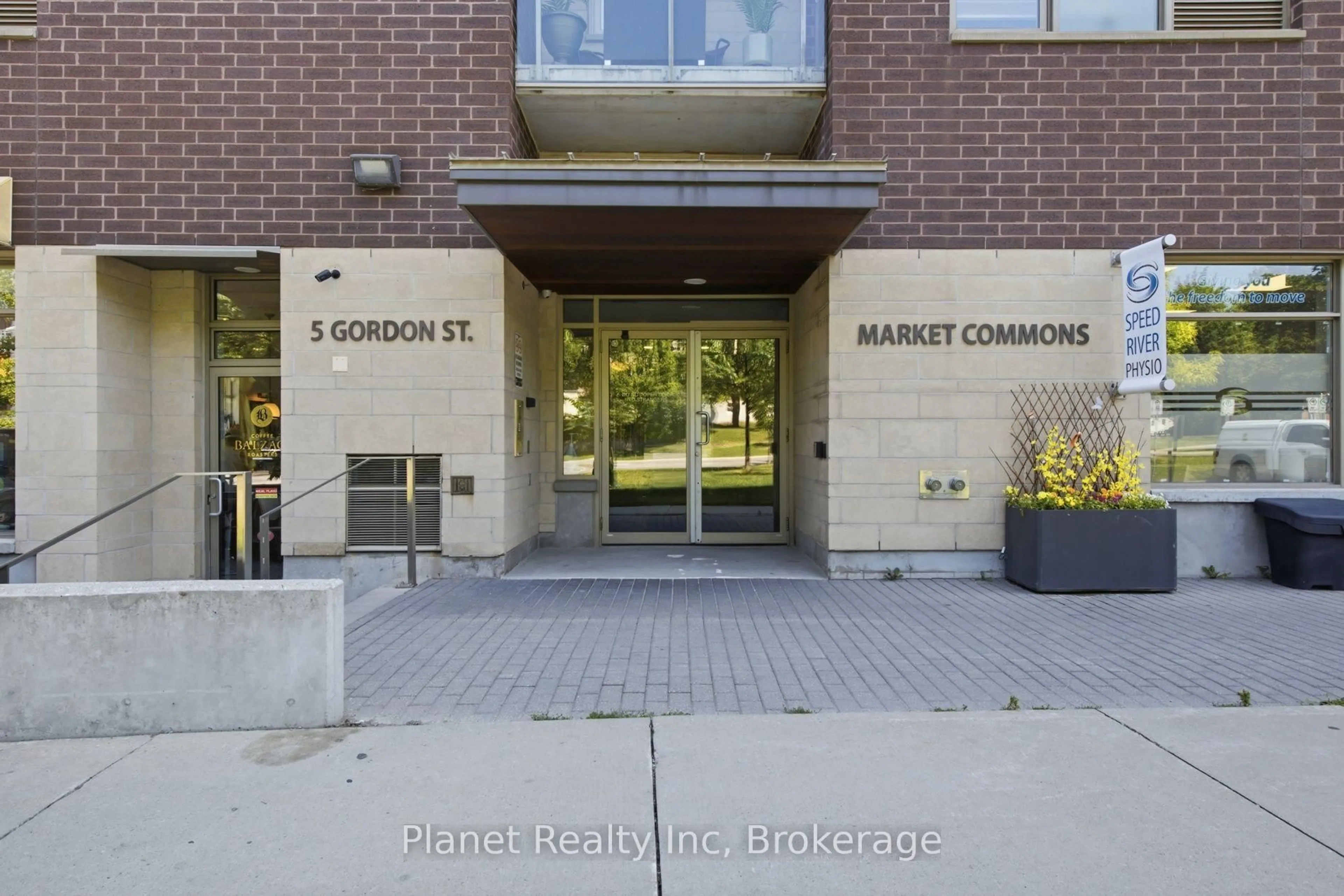 Indoor foyer for 5 Gordon St #406, Guelph Ontario N1H 4G8
