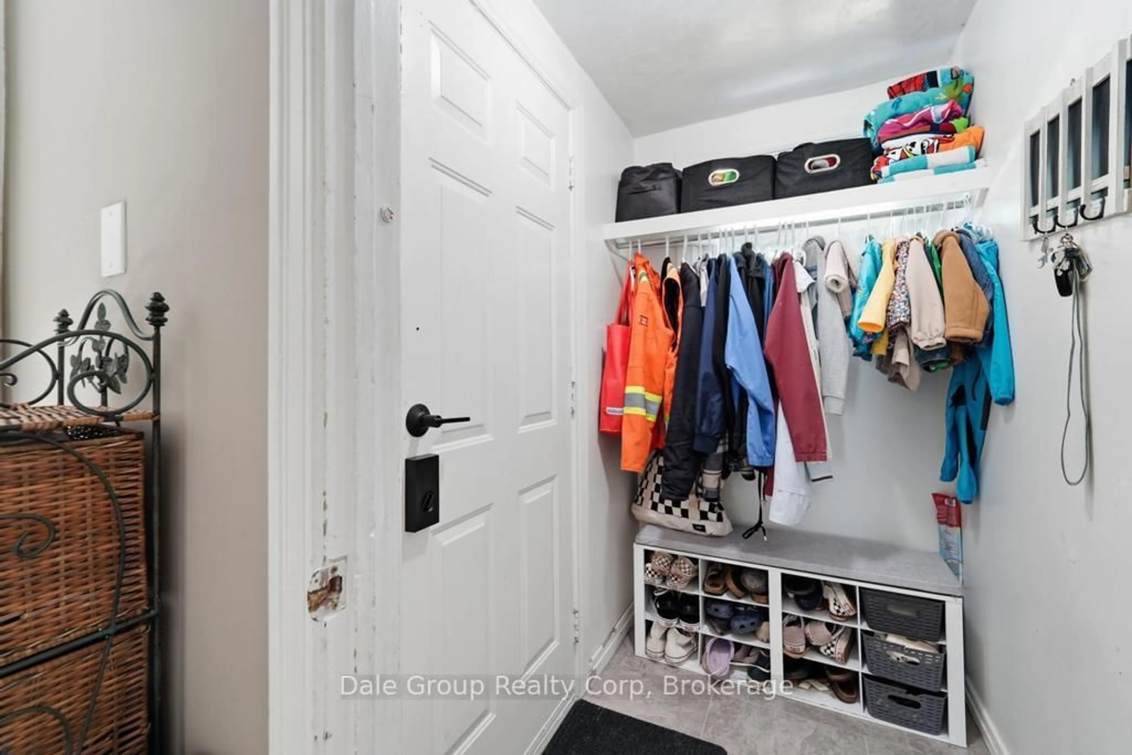 Indoor entryway for 45 Charles St #45, Huron East Ontario N0M 1L0